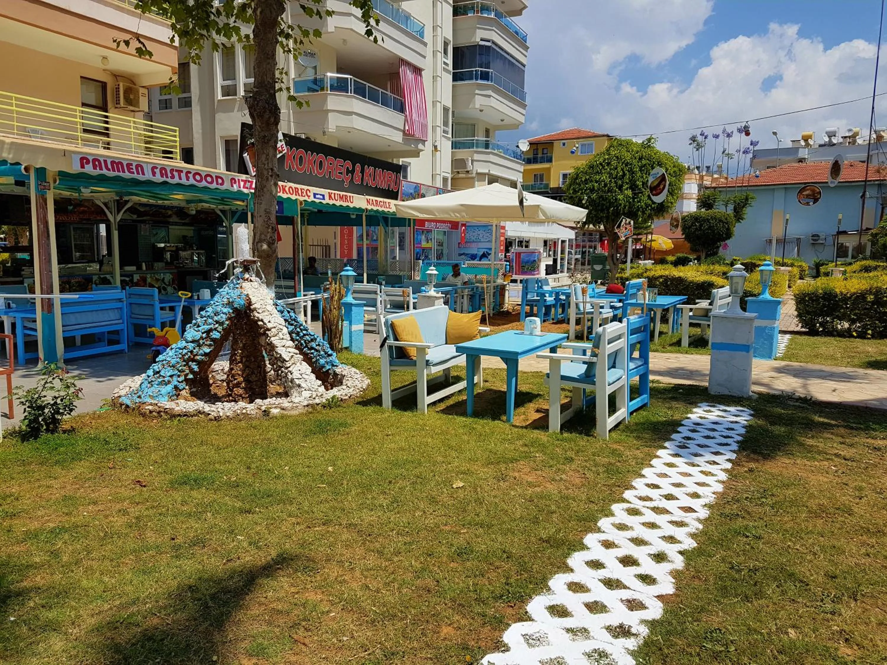 Restaurant/places to eat in Palmen Apart Hotel