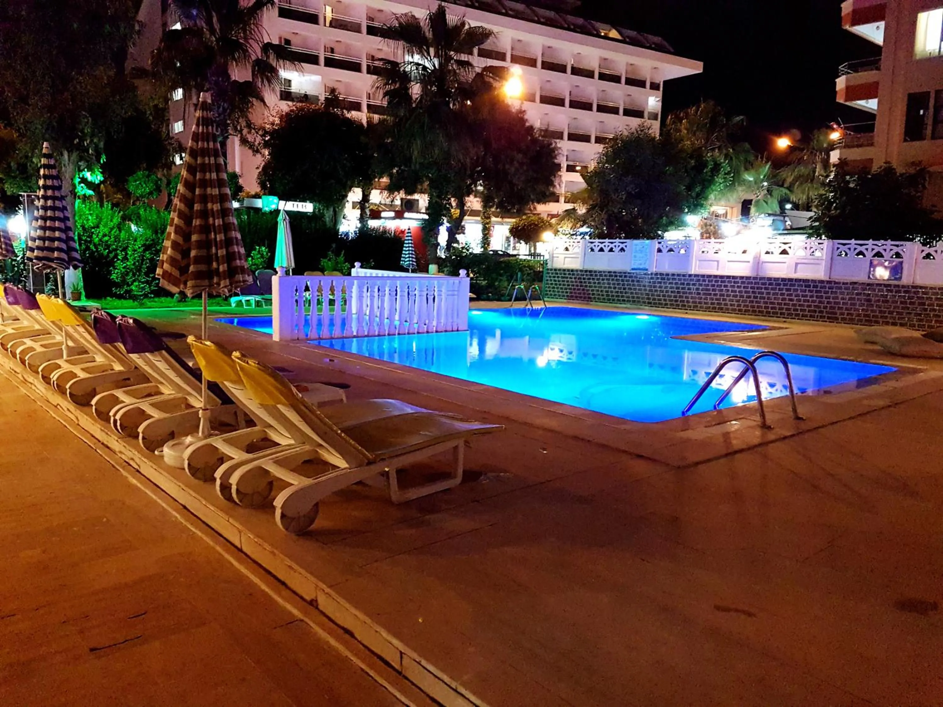 Pool view in Palmen Apart Hotel