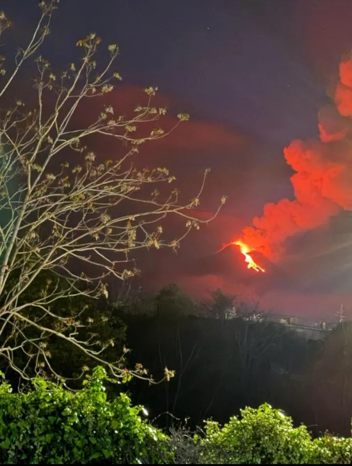 Night in B&B BOUTIQUE DI CHARME "ETNA-RELAX-NATURA"