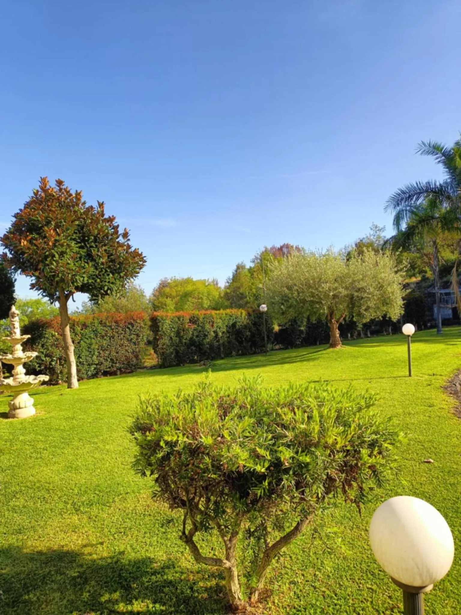 Day in B&B BOUTIQUE DI CHARME "ETNA-RELAX-NATURA"