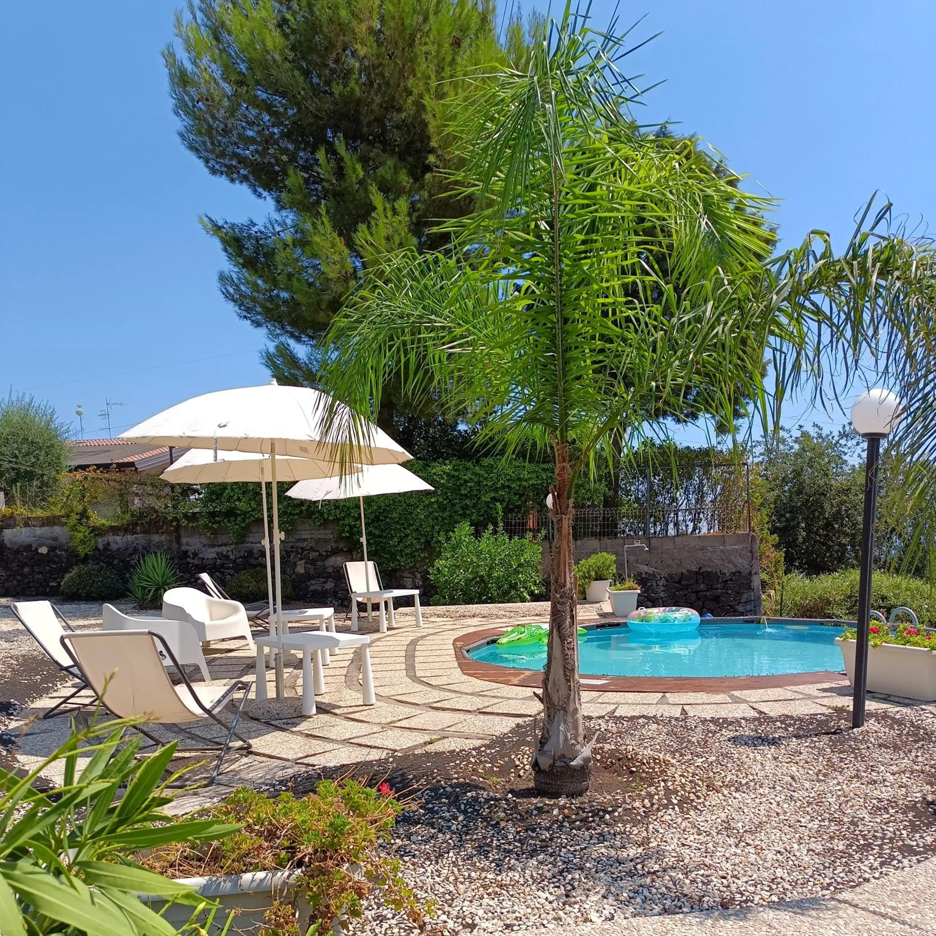 Day in B&B BOUTIQUE DI CHARME "ETNA-RELAX-NATURA"