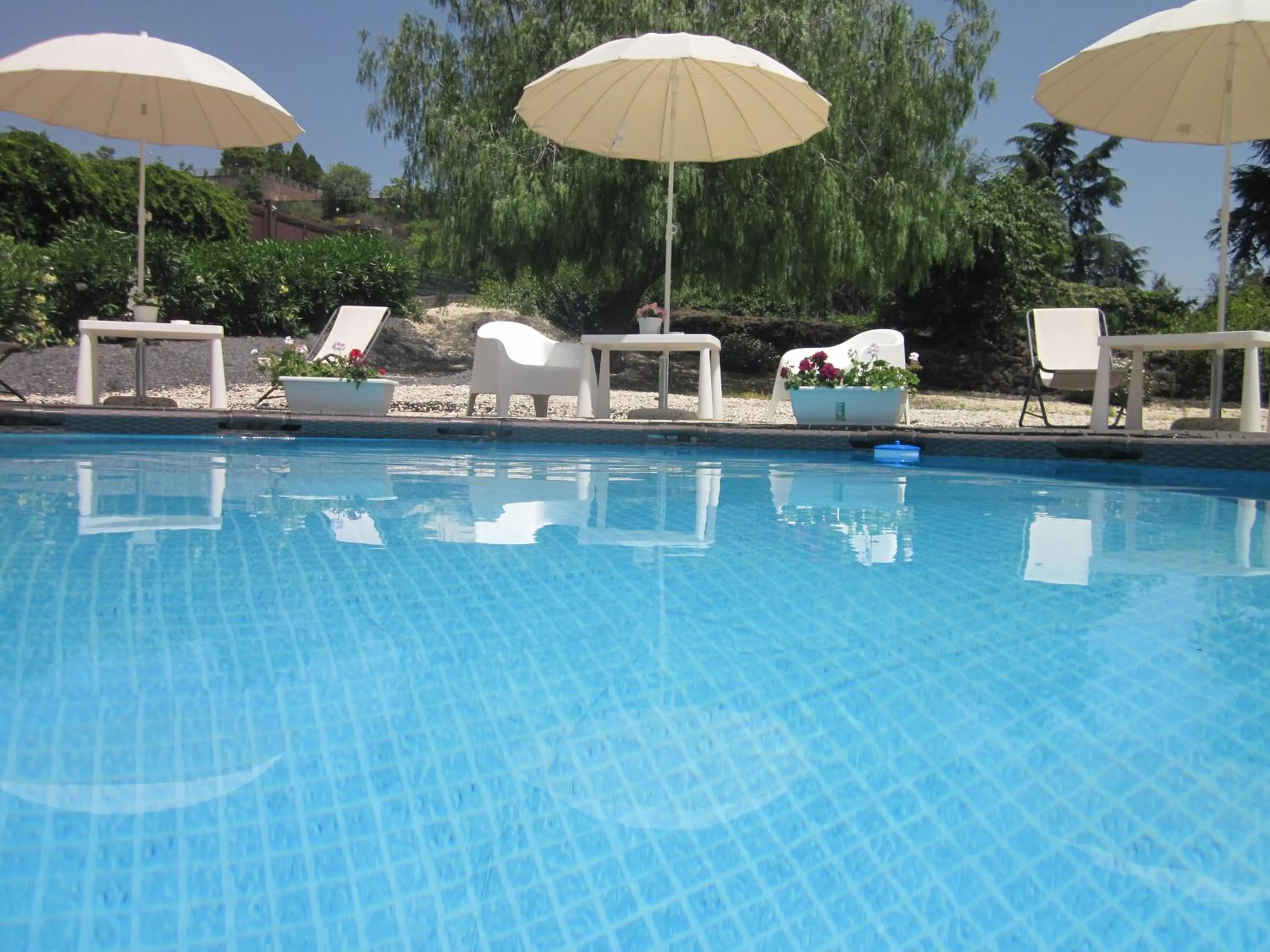 Day in B&B BOUTIQUE DI CHARME "ETNA-RELAX-NATURA"