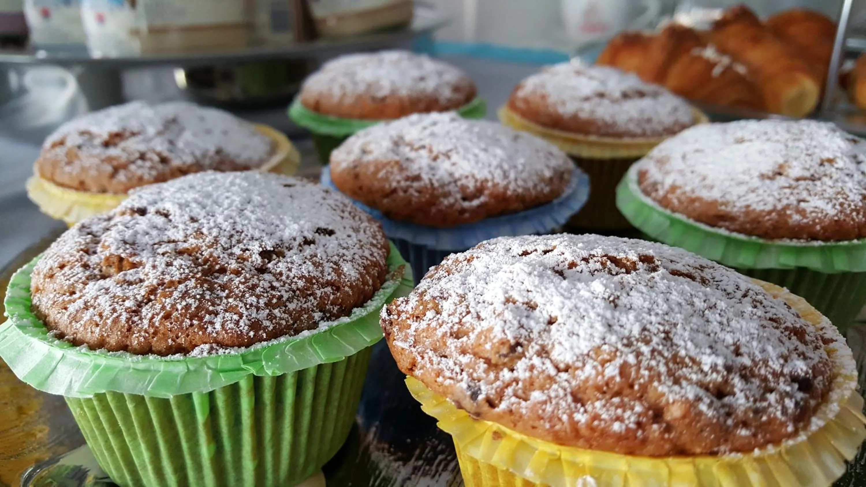 Communal lounge/ TV room in Gimmi Hotel