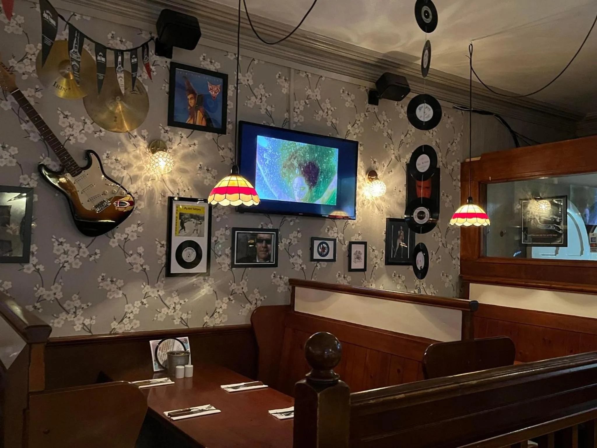 Restaurant/places to eat in The White Hart Hotel