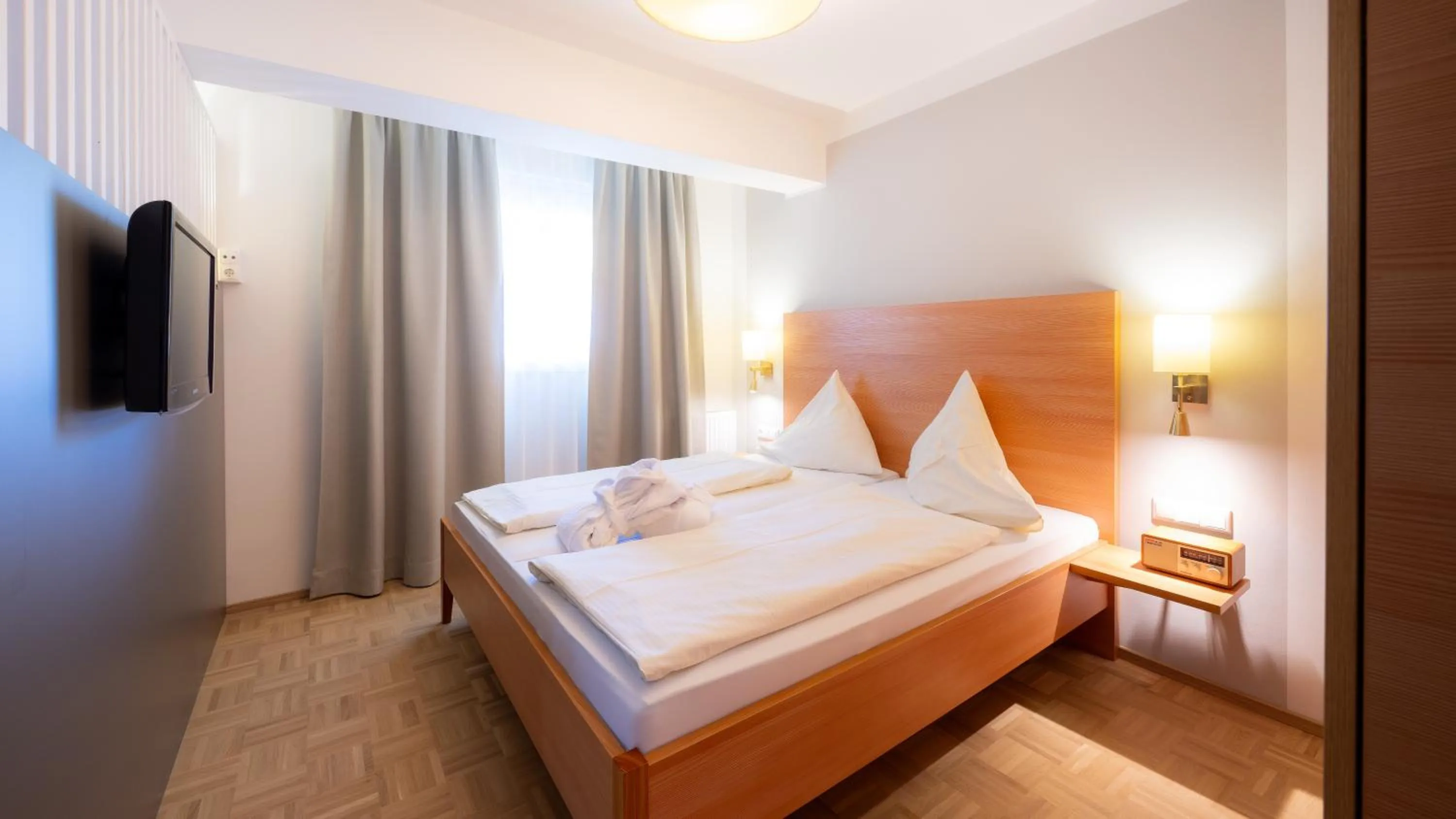 Bedroom, Bed in Aparthotel Klopeinersee