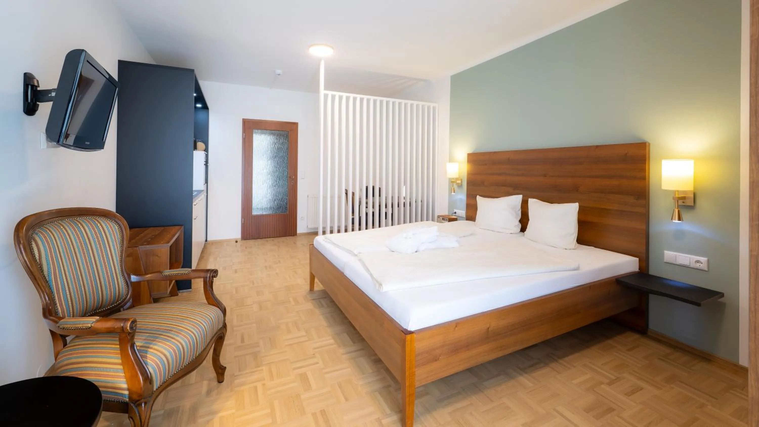 Bedroom, Bed in Aparthotel Klopeinersee