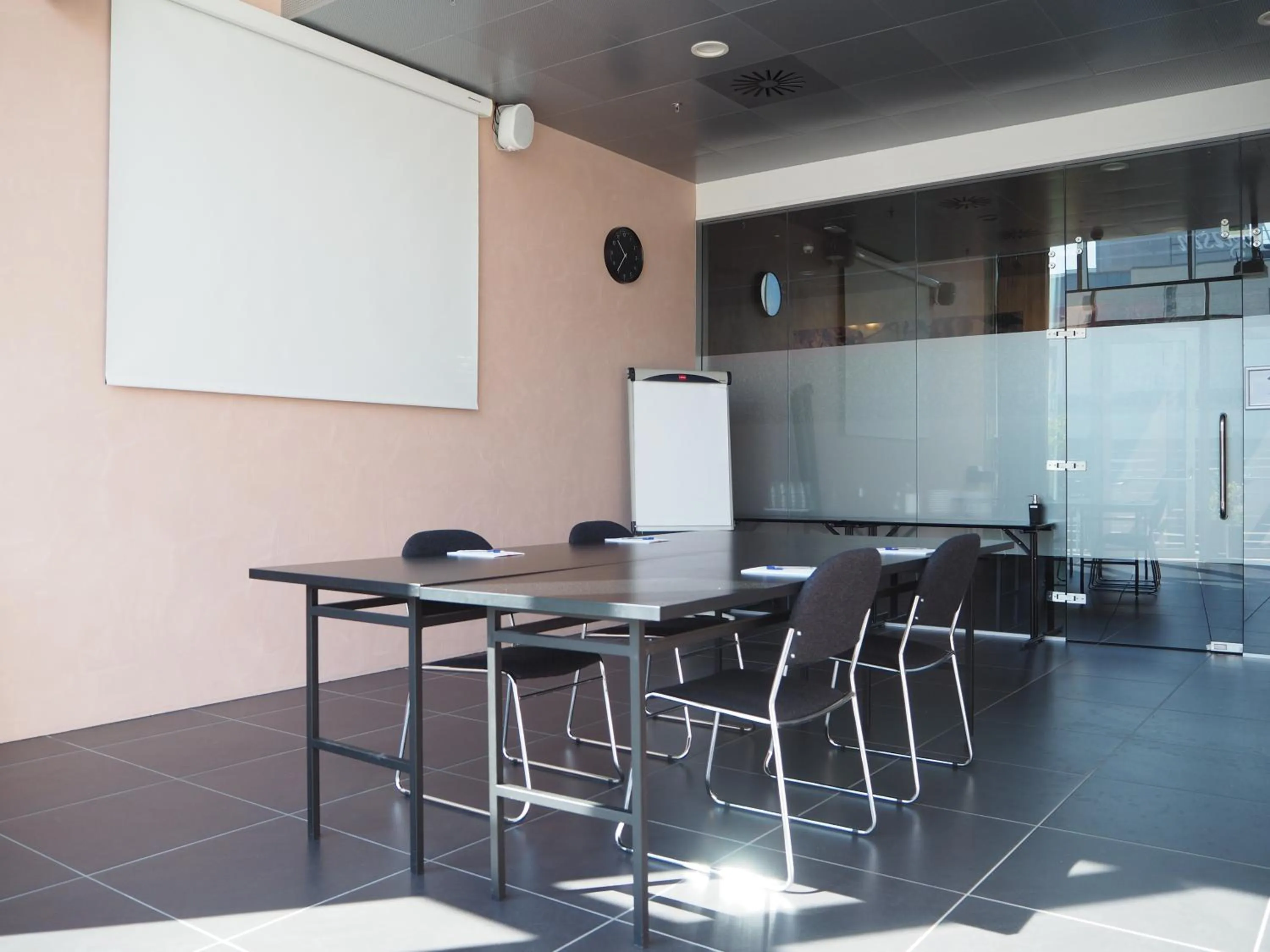 Meeting/conference room in Cabinn Apartments