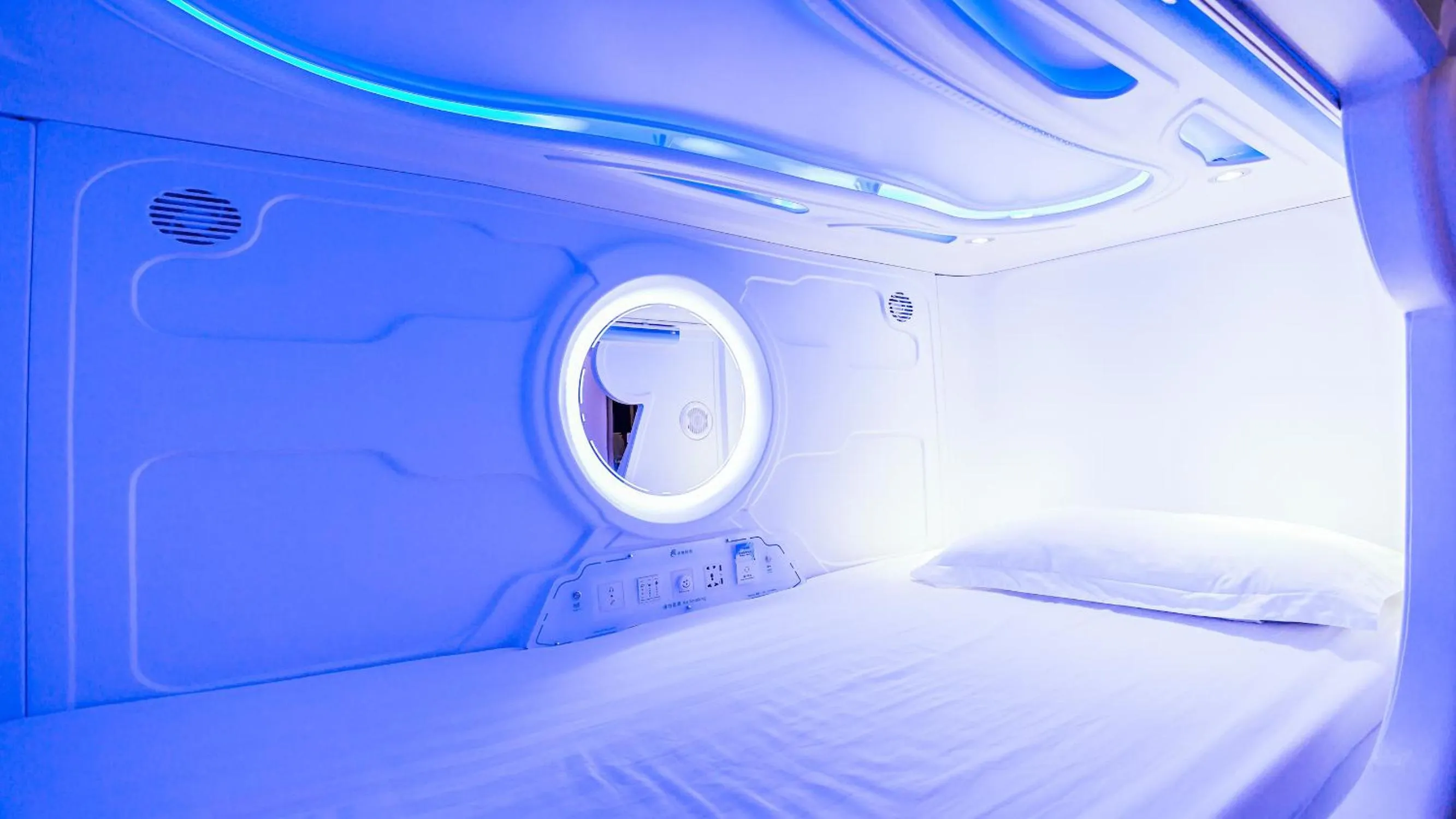 bunk bed, Bed in Spacepod@SG
