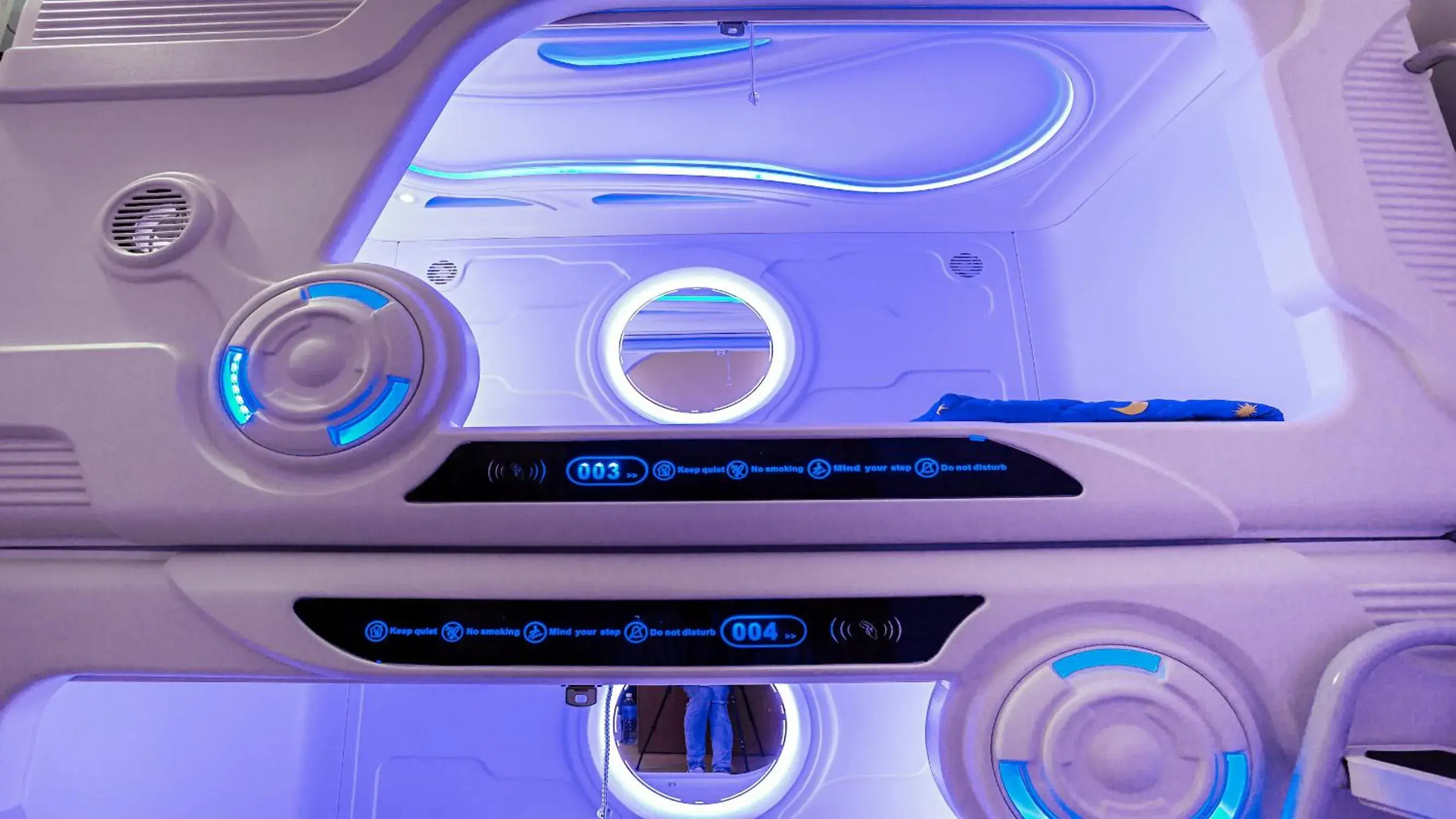 bunk bed in Spacepod@SG bunk bed in Spacepod@SG