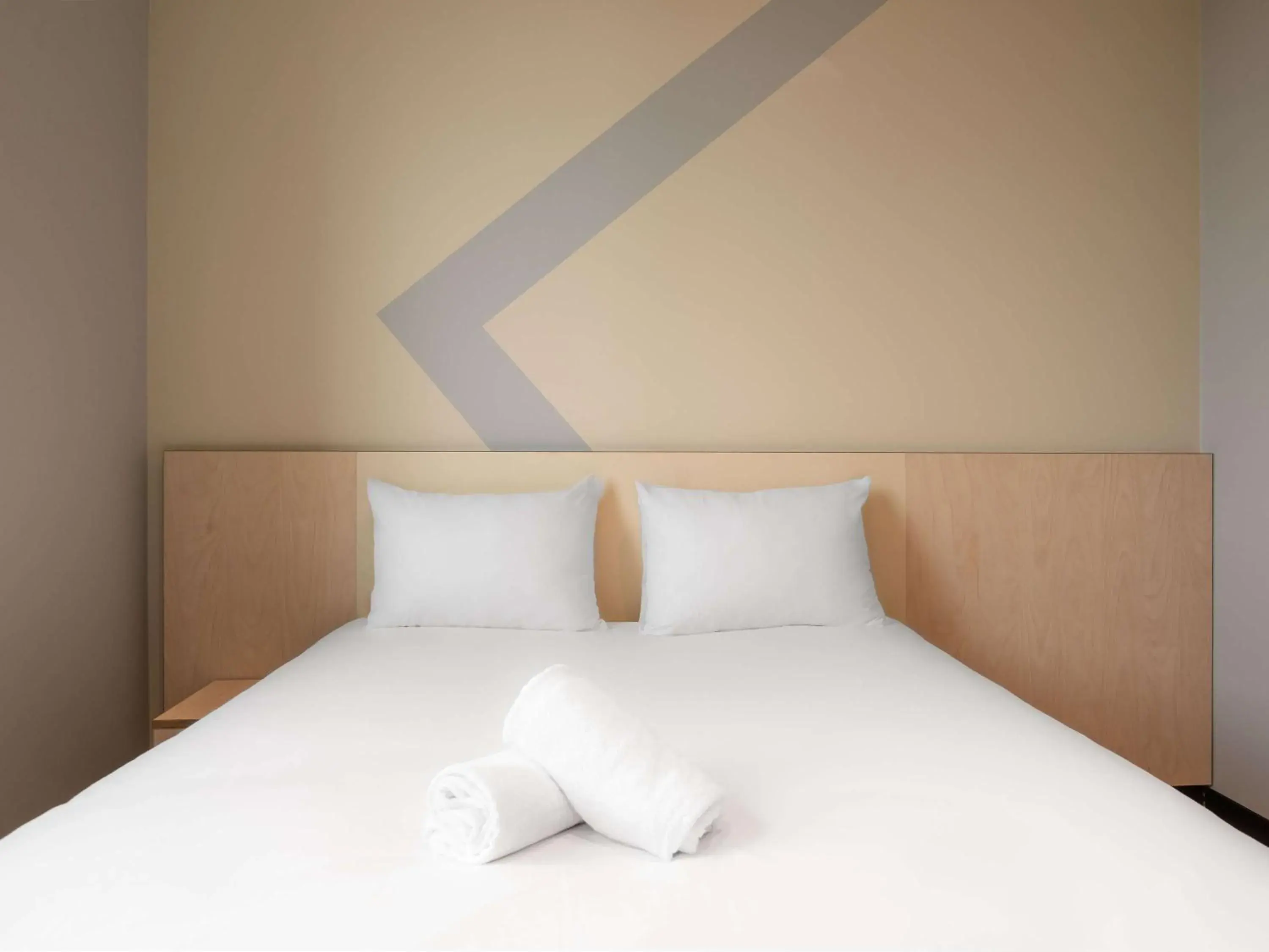 Bedroom, Bed in ibis budget Leuven Centrum Bedroom, Bed in ibis budget Leuven Centrum
