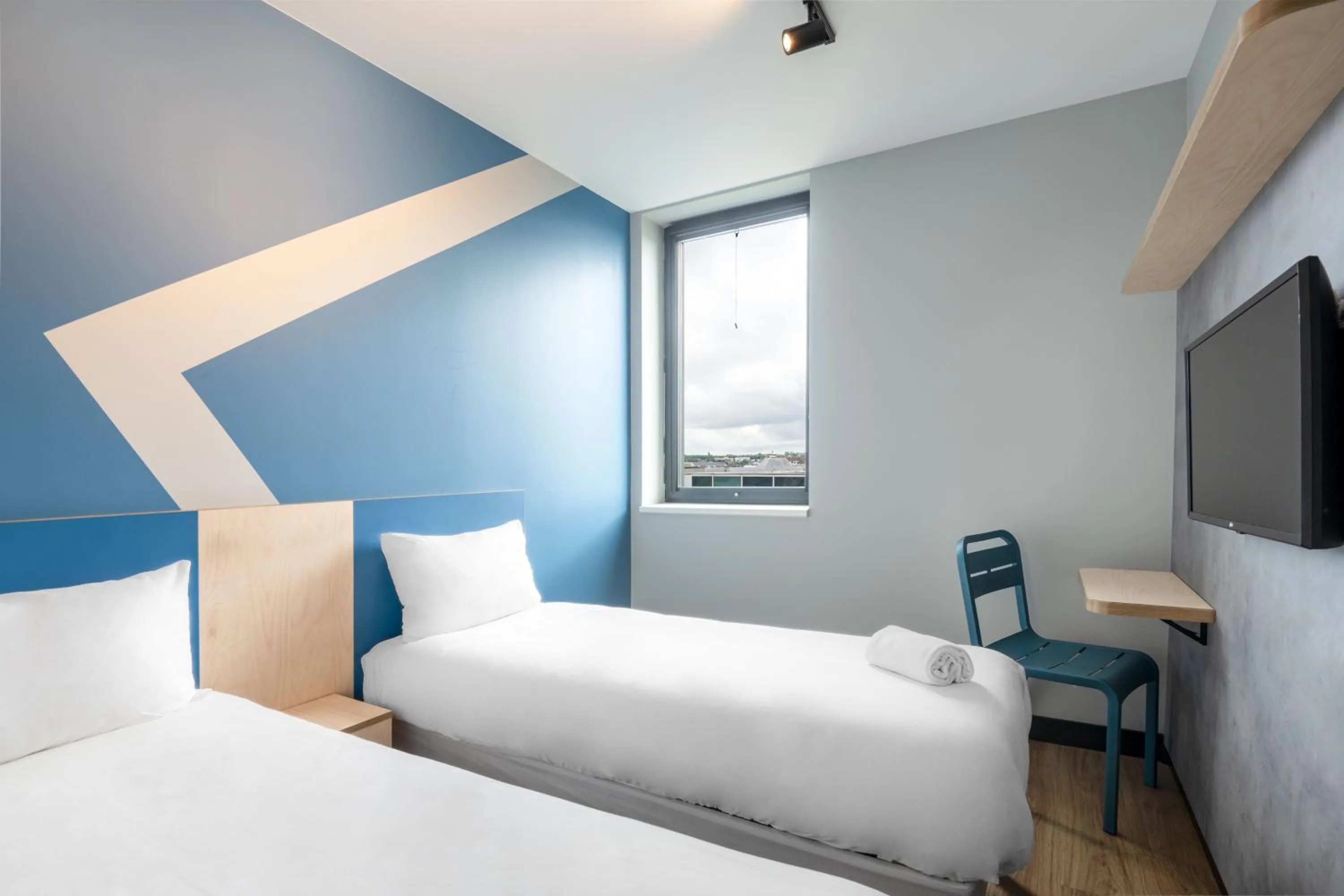 Bedroom, Bed in ibis budget Leuven Centrum