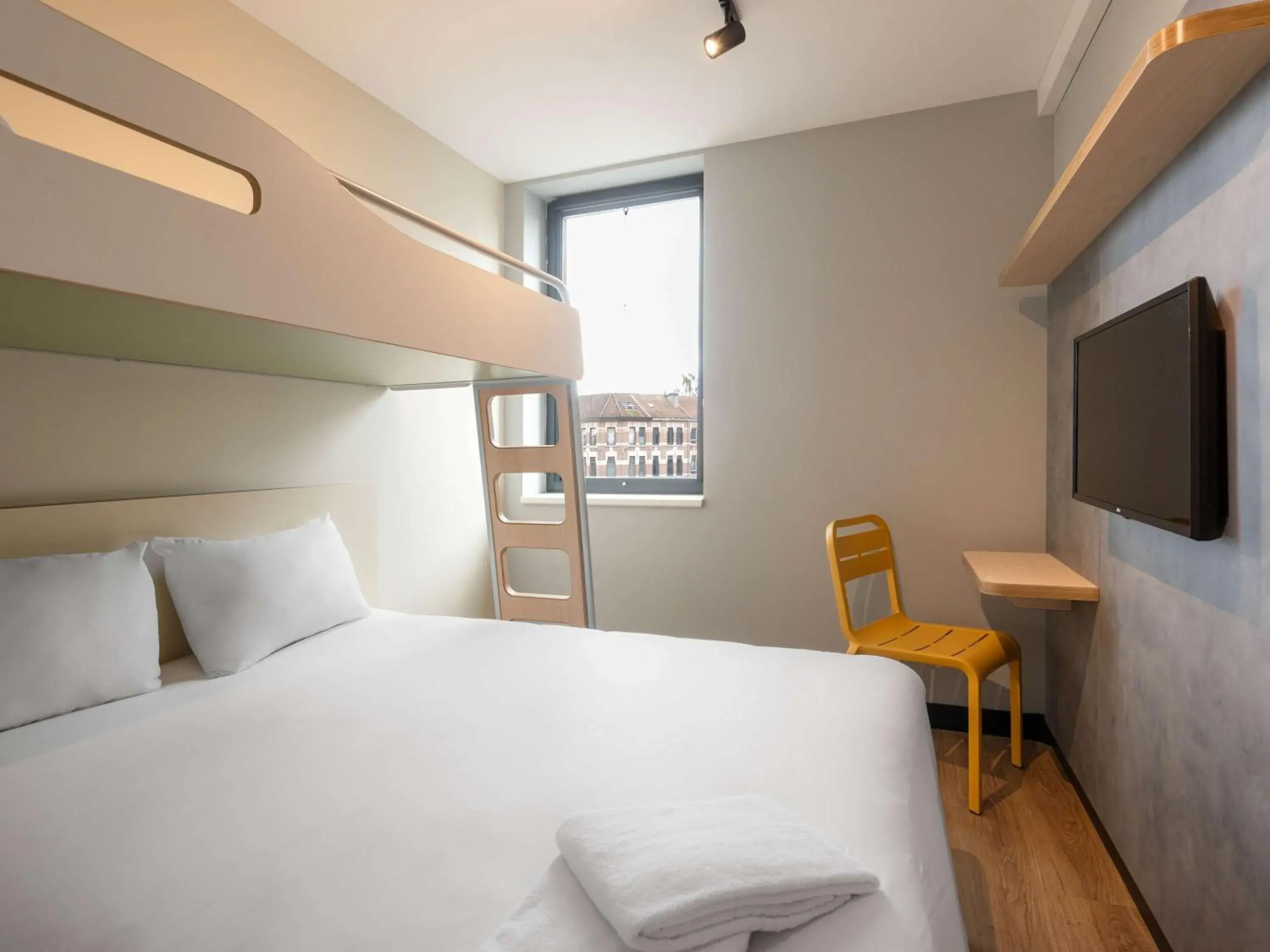 Bedroom, Bed in ibis budget Leuven Centrum Bedroom, Bed in ibis budget Leuven Centrum