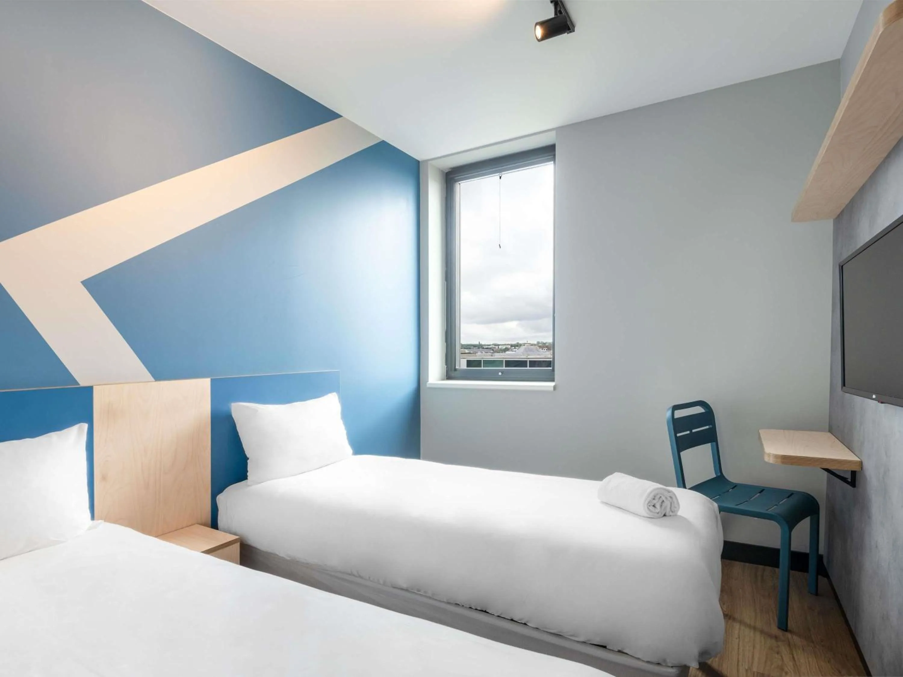 Bedroom, Bed in ibis budget Leuven Centrum