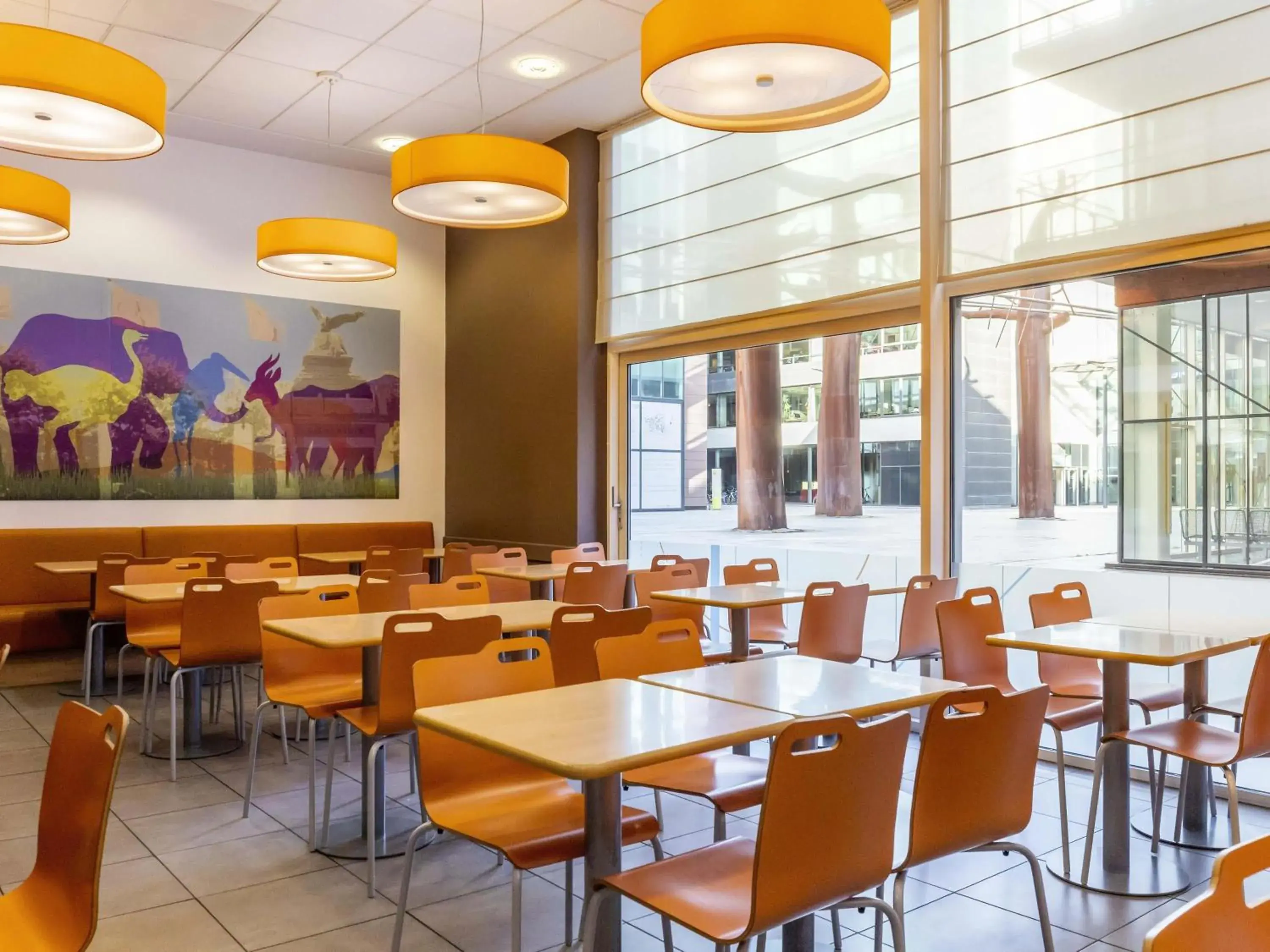 Property building in ibis budget Antwerpen Centraal Station Property building in ibis budget Antwerpen Centraal Station