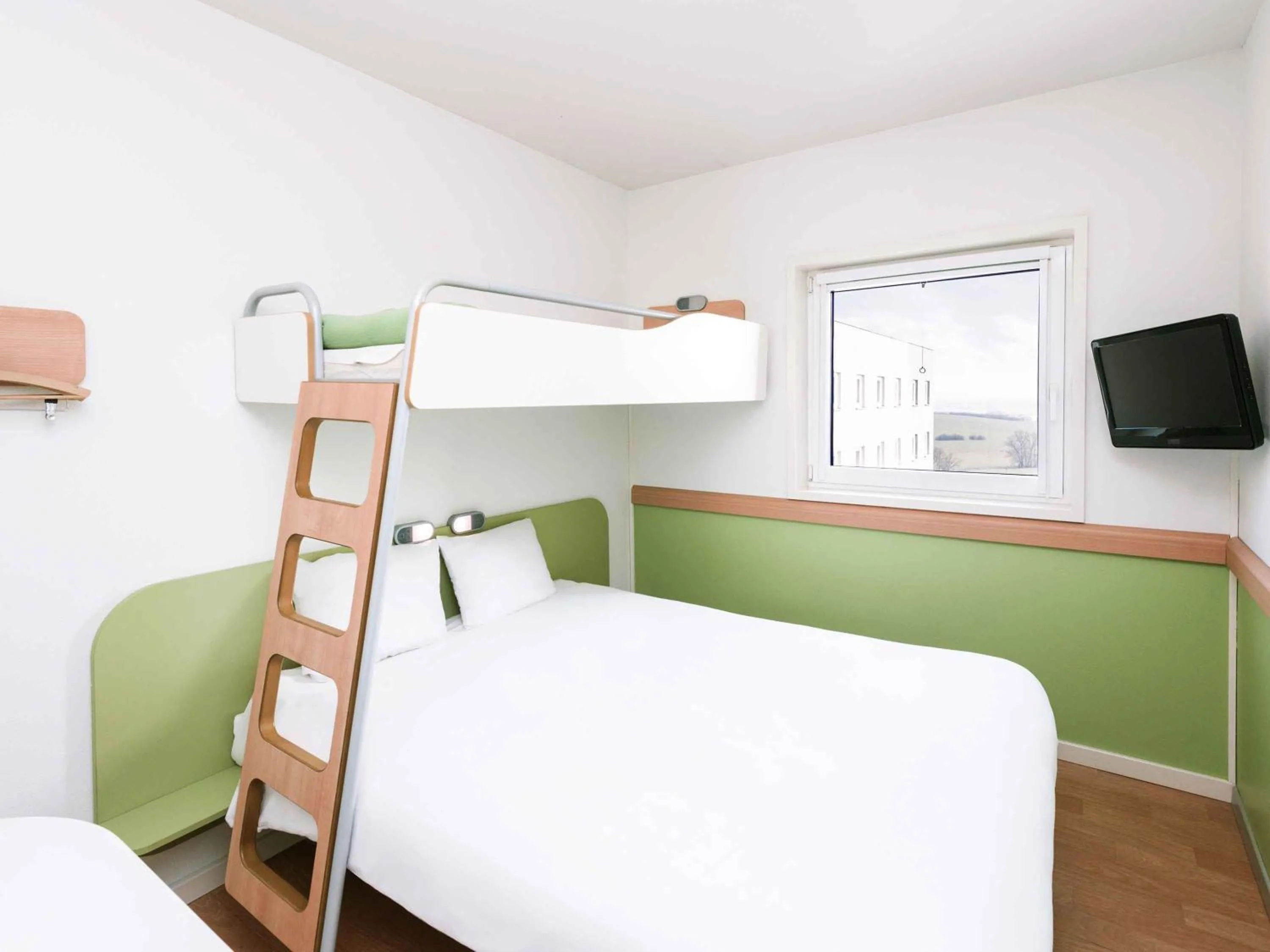 Bedroom, Bed in ibis Budget Luxembourg Sud