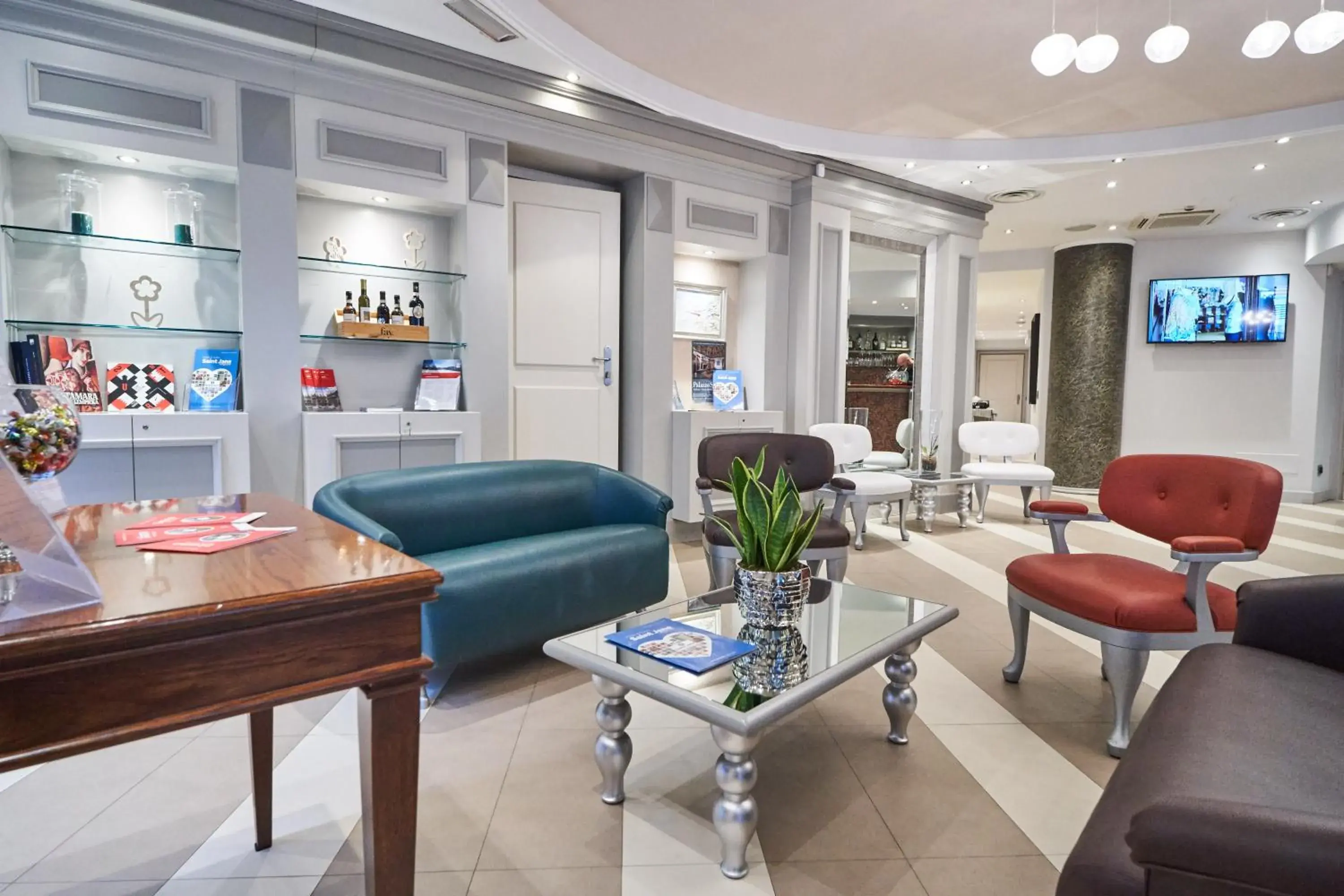 Lobby or reception in Hotel Centrale Best Western Signature Collection Lobby or reception in Hotel Centrale Best Western Signature Collection