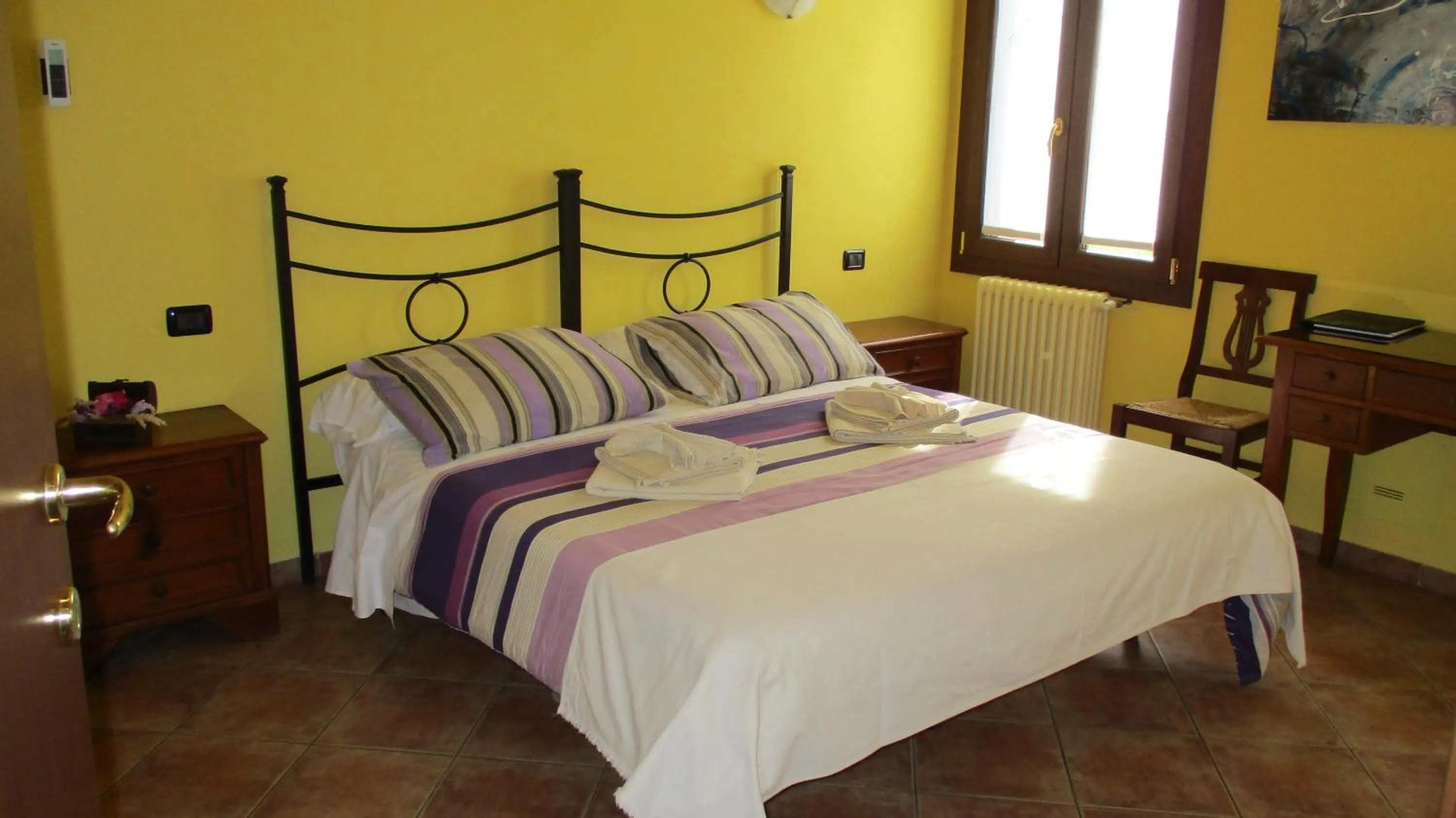 Photo of the whole room in Casa di Campagna B&B La Corte Ferrara
