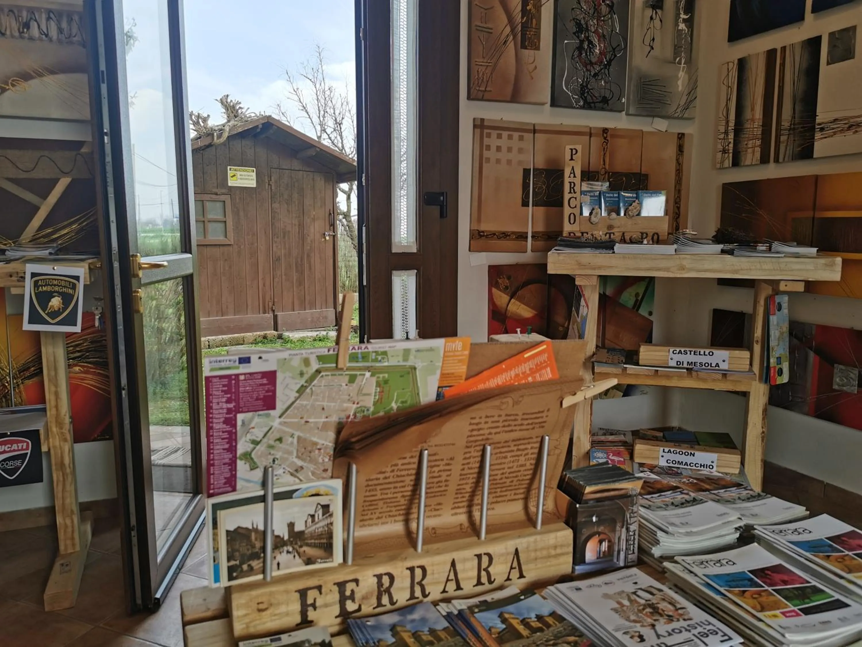 Lobby or reception in Casa di Campagna B&B La Corte Ferrara