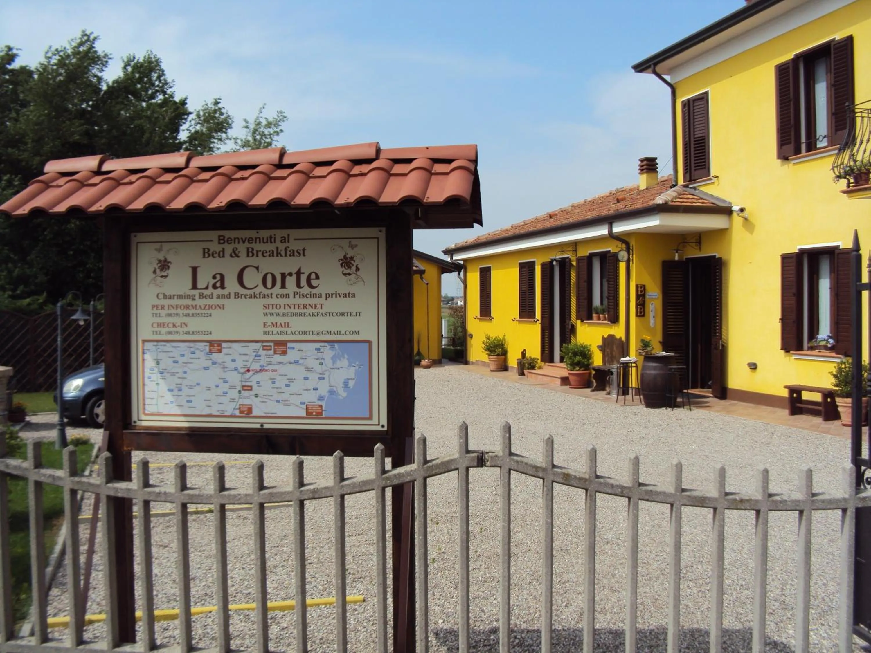 Garden in Casa di Campagna B&B La Corte Ferrara