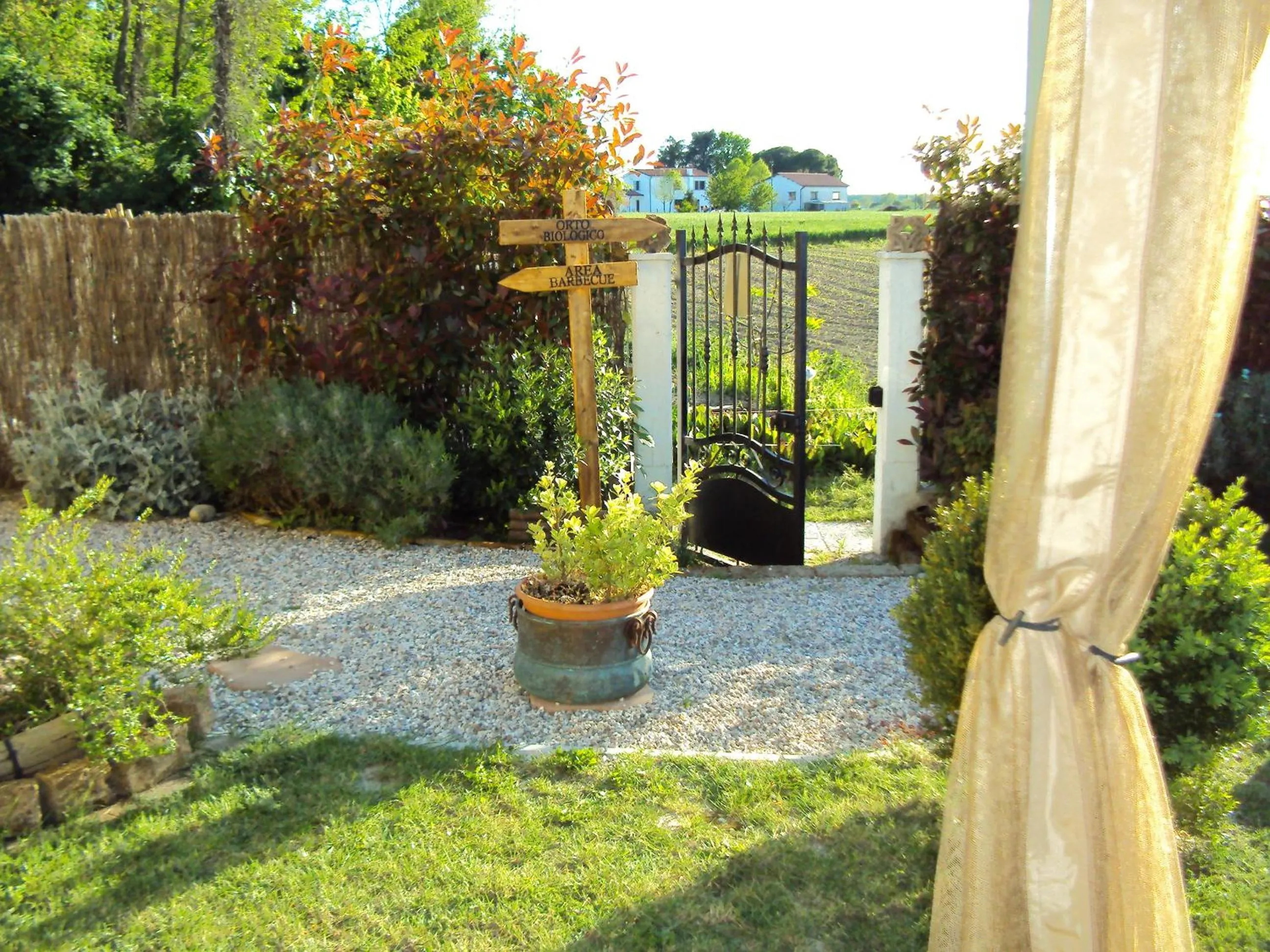 Garden in Casa di Campagna B&B La Corte Ferrara
