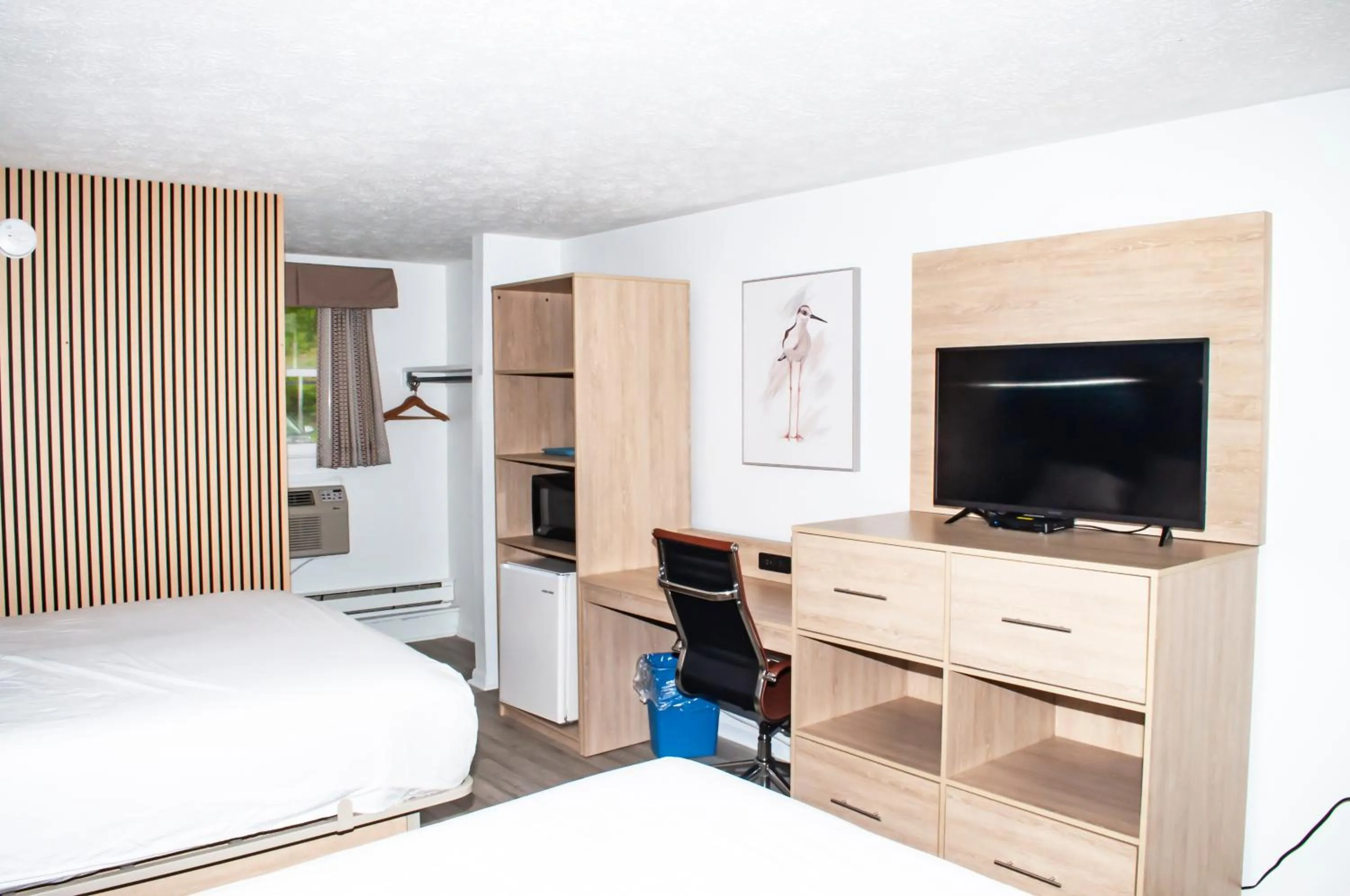 Bed in Sea View Motel