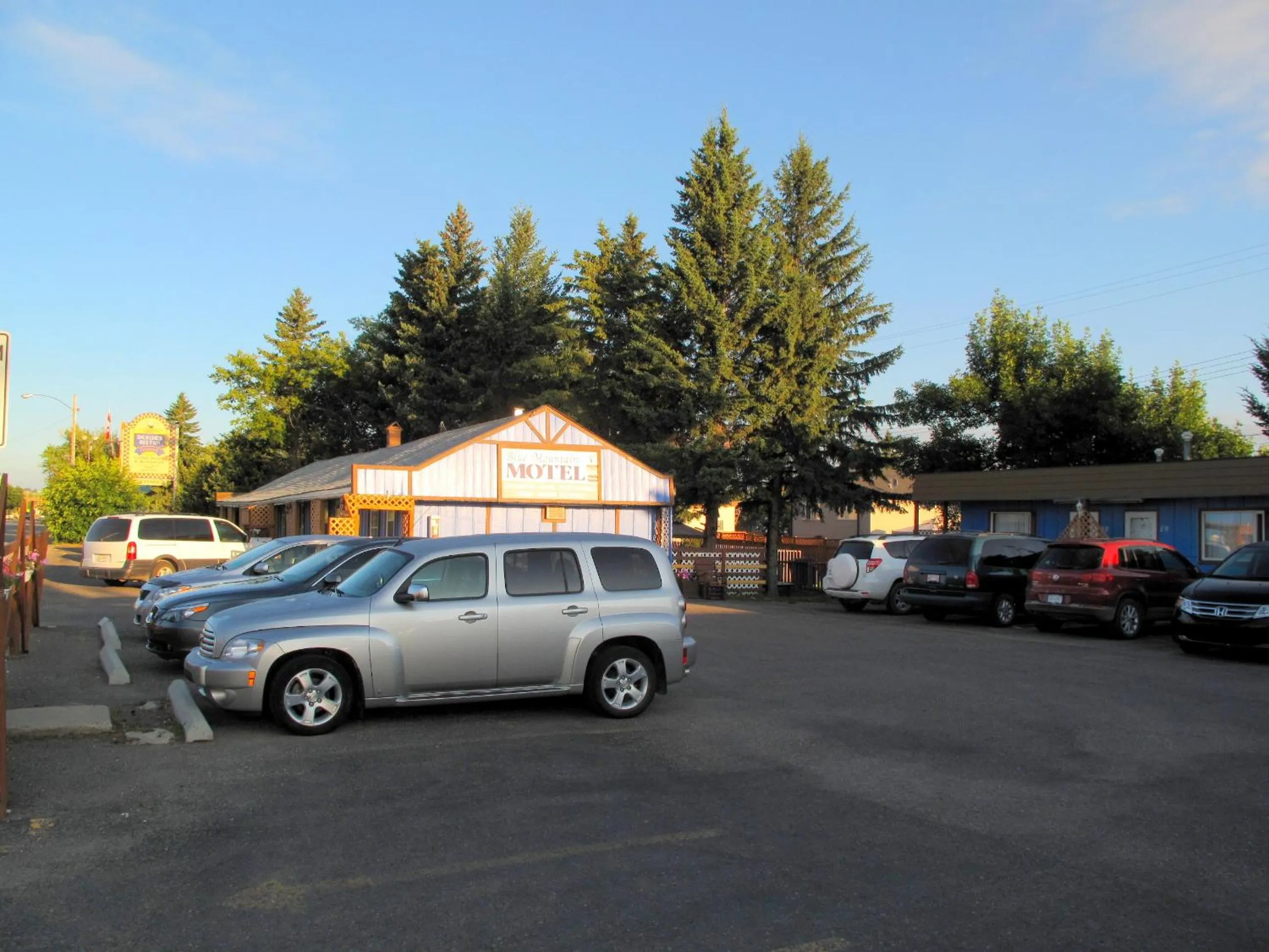 Sunrise in Blue Mountain Motel