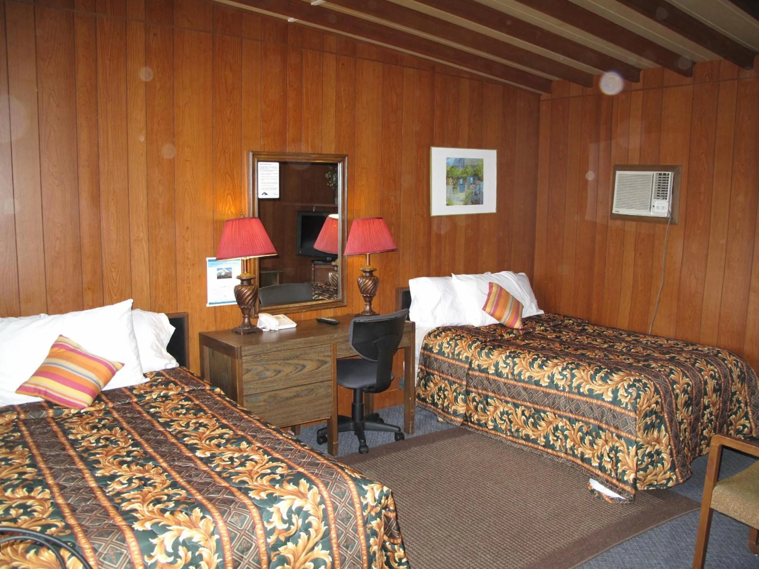 Bed in Blue Mountain Motel