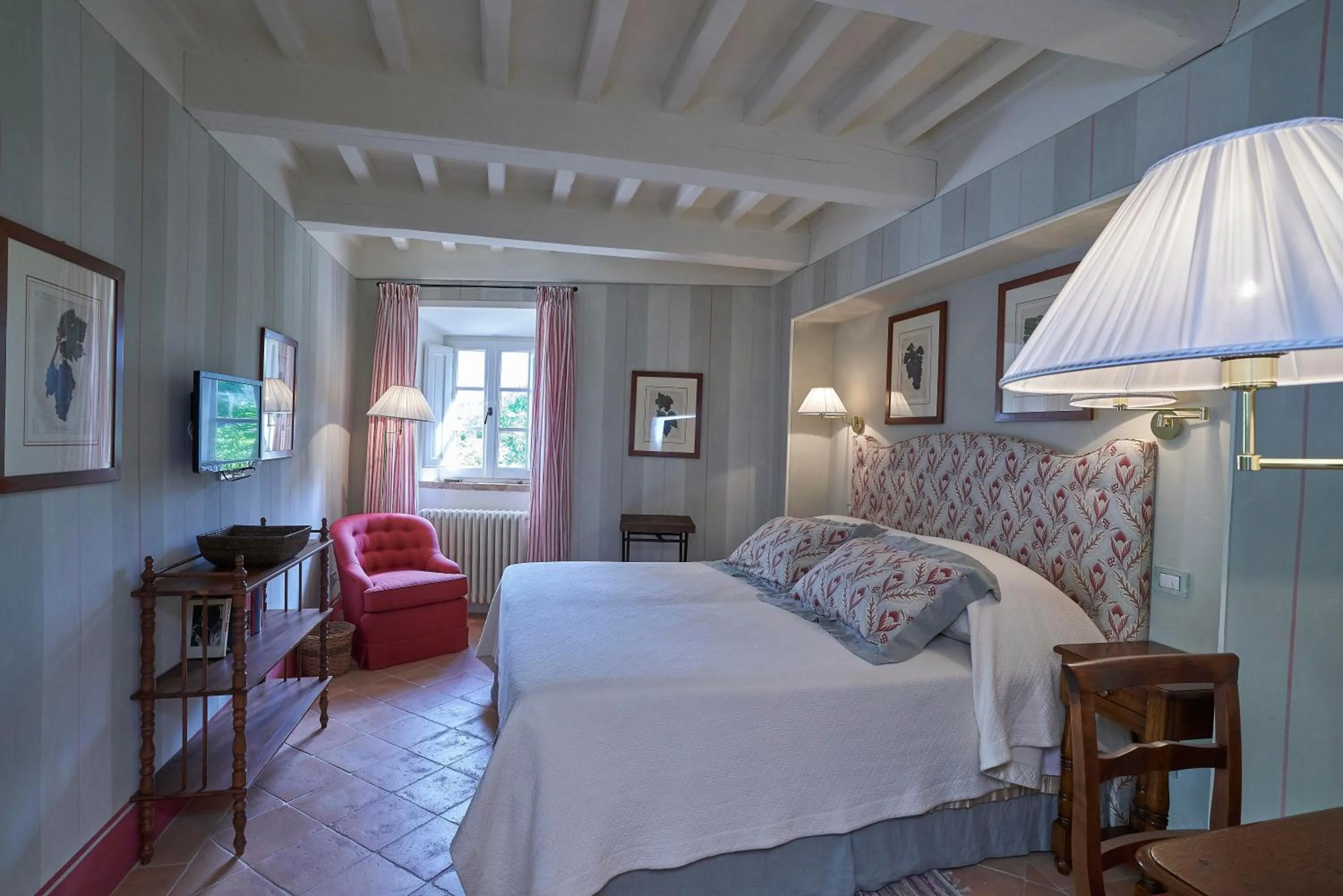 Bed in Castello di Fighine