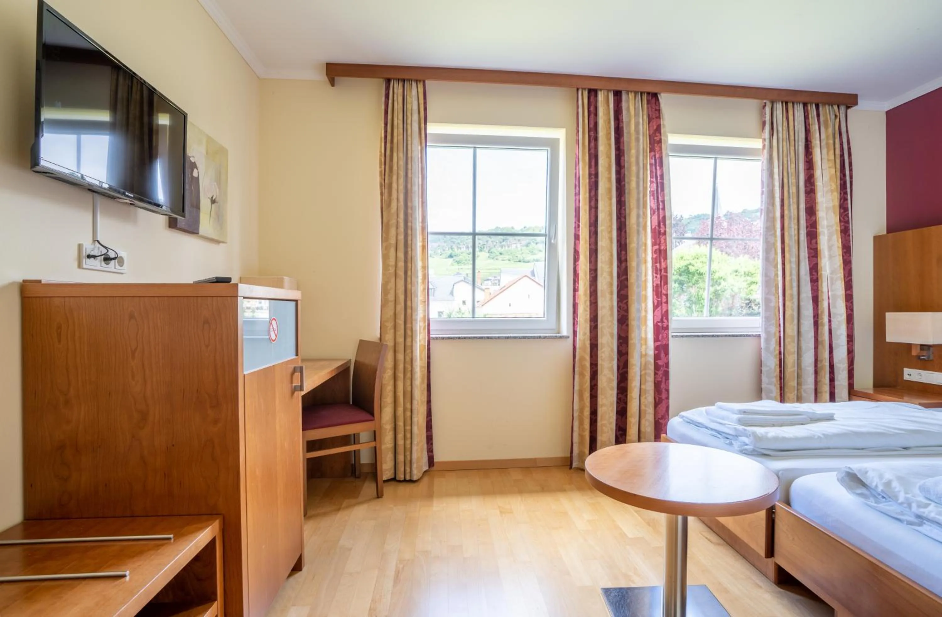 TV and multimedia, Bed in Mühlengarten by Relax Inn - Self Check In & Free Parking