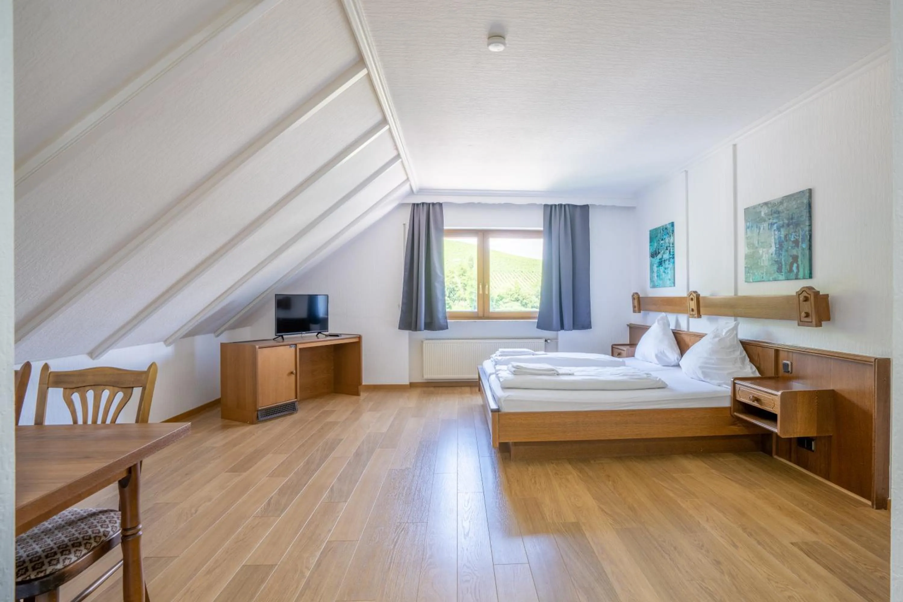 Photo of the whole room, Bed in Mühlengarten by Relax Inn - Self Check In & Free Parking