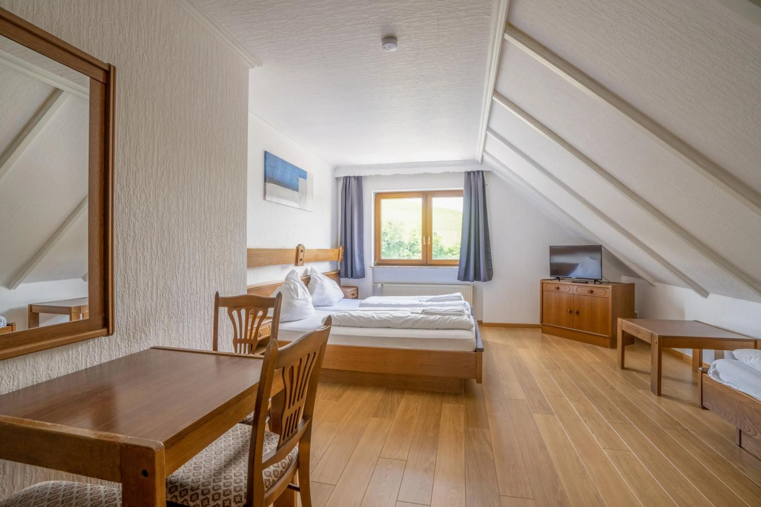 Photo of the whole room, Bed in Mühlengarten by Relax Inn - Self Check In & Free Parking