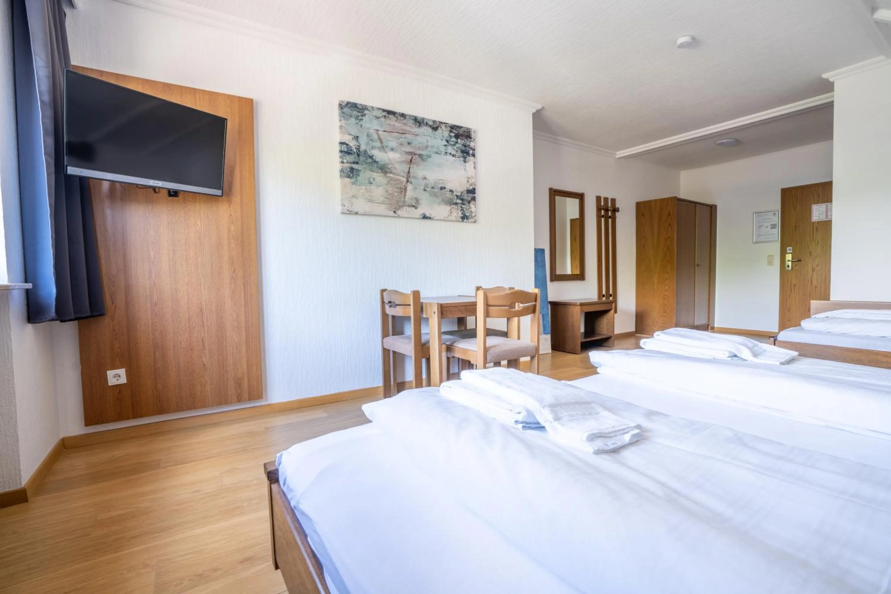 TV and multimedia, Bed in Mühlengarten by Relax Inn - Self Check In & Free Parking