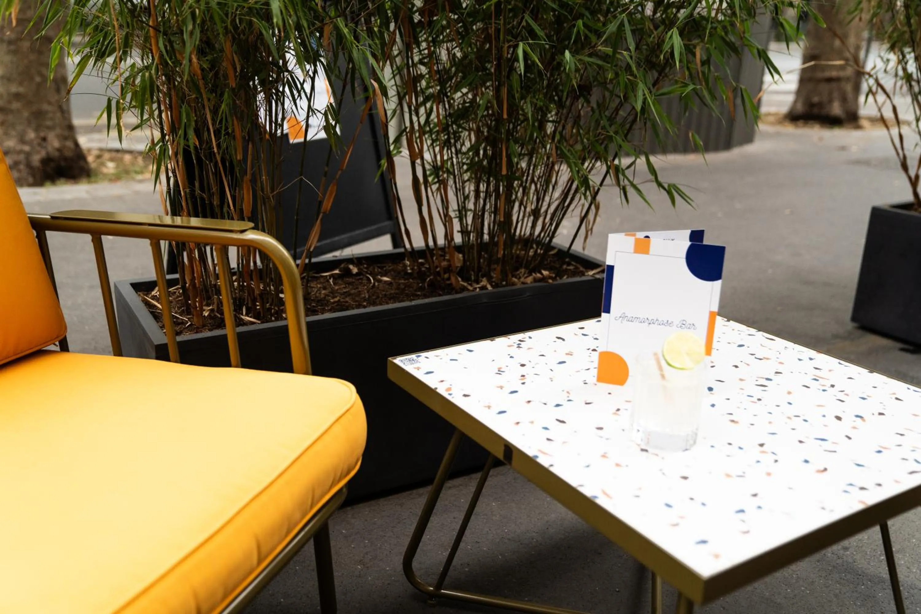 Balcony/Terrace in Graphik Montparnasse