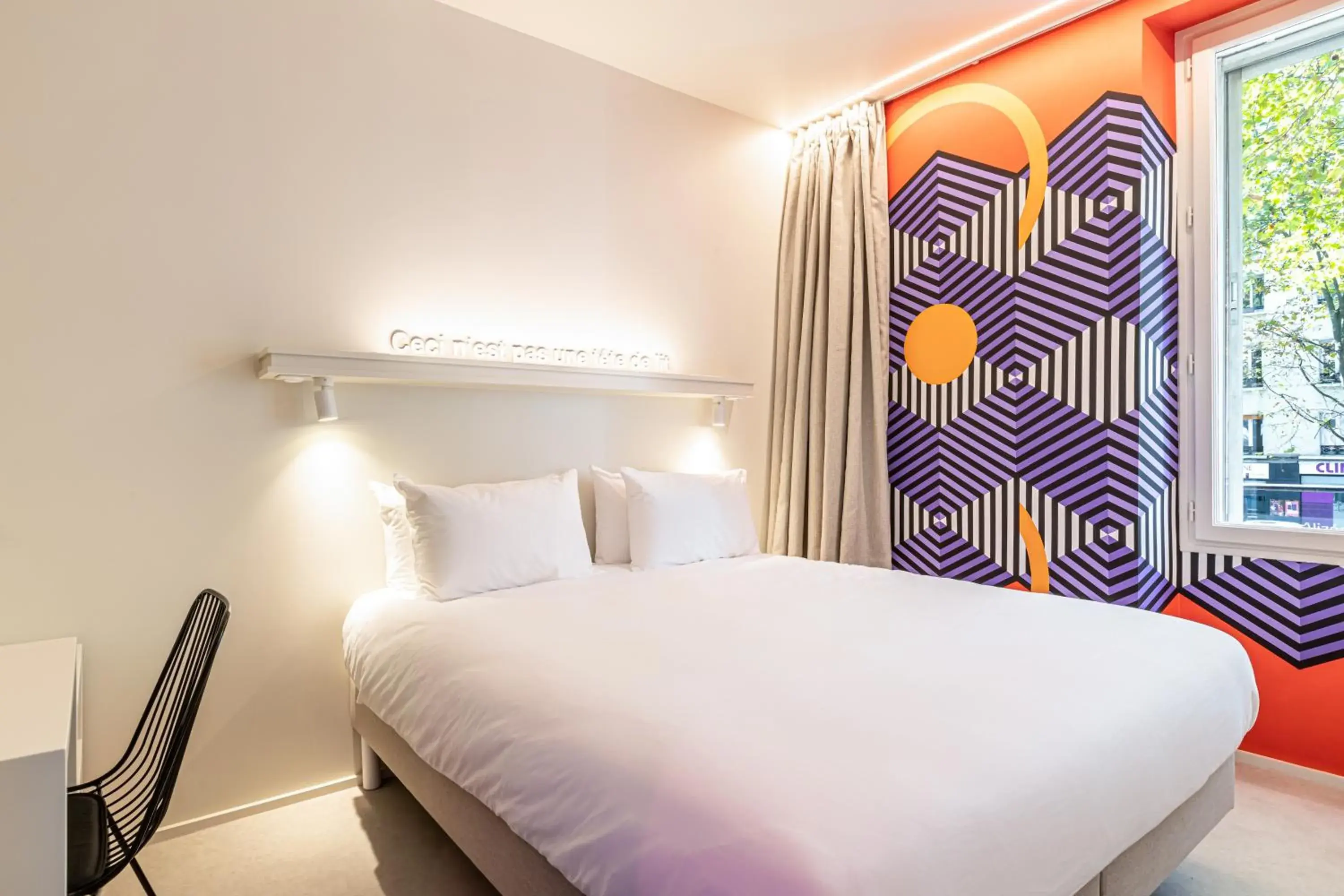 Bed in Graphik Montparnasse Bed in Graphik Montparnasse