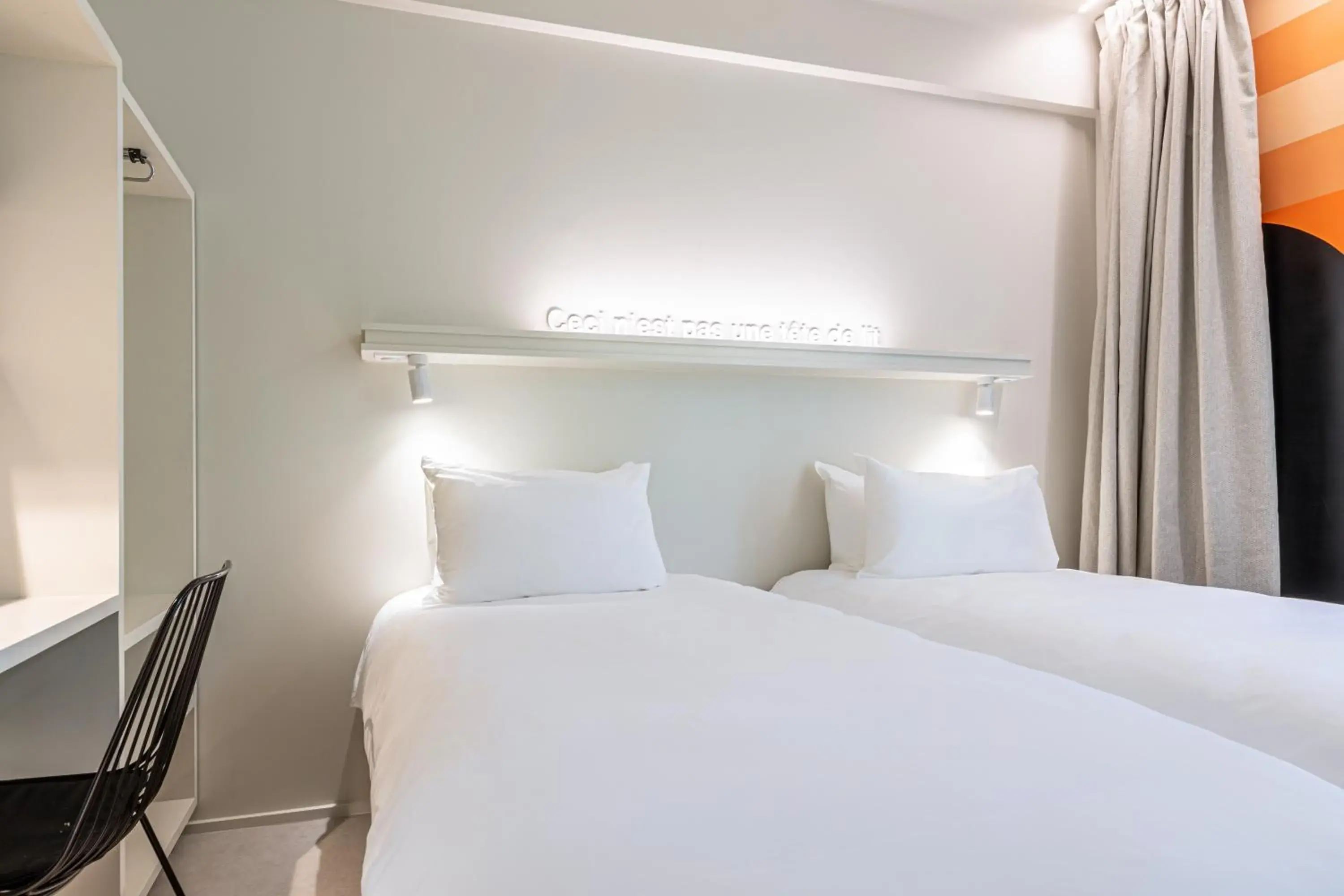 Bed in Graphik Montparnasse Bed in Graphik Montparnasse