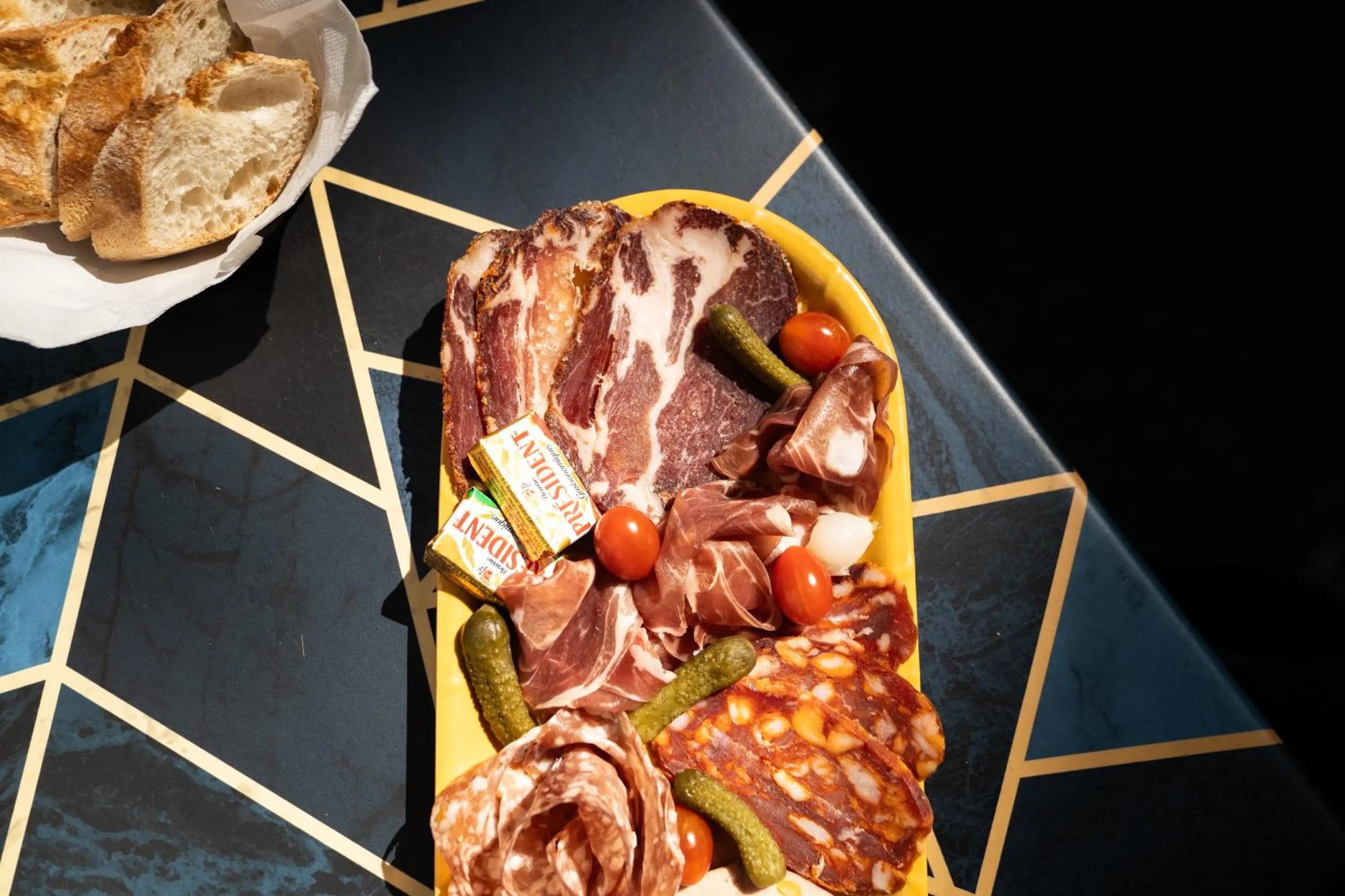 Lounge or bar in Graphik Montparnasse