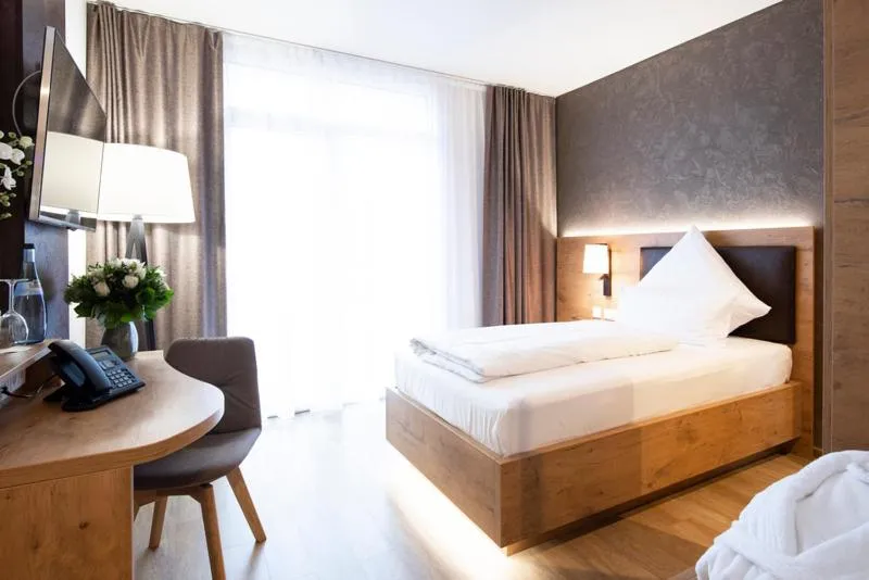 Photo of the whole room, Bed in PETERS Hotel & Spa