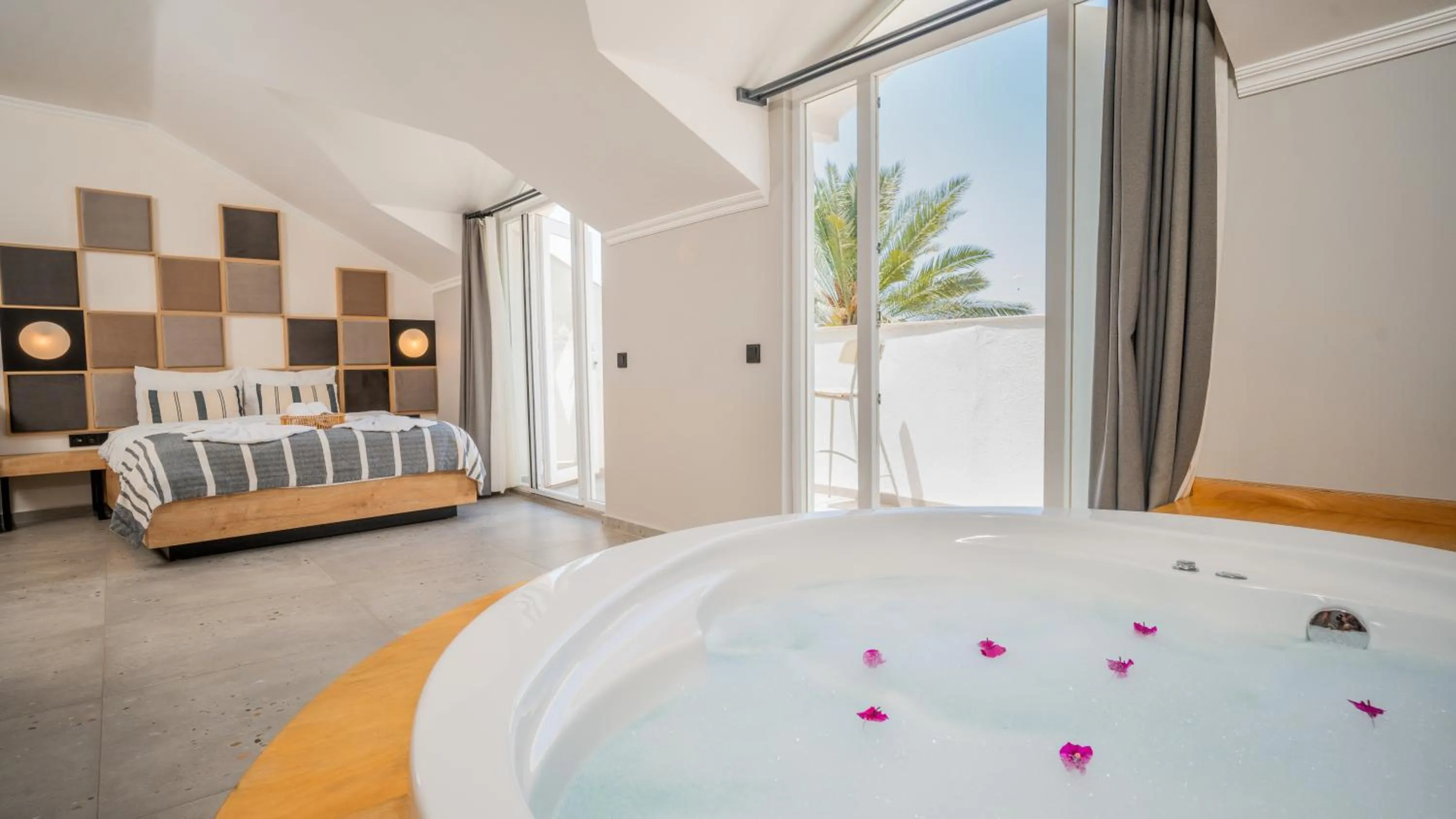 Photo of the whole room, Bed in Blue Star Hotel