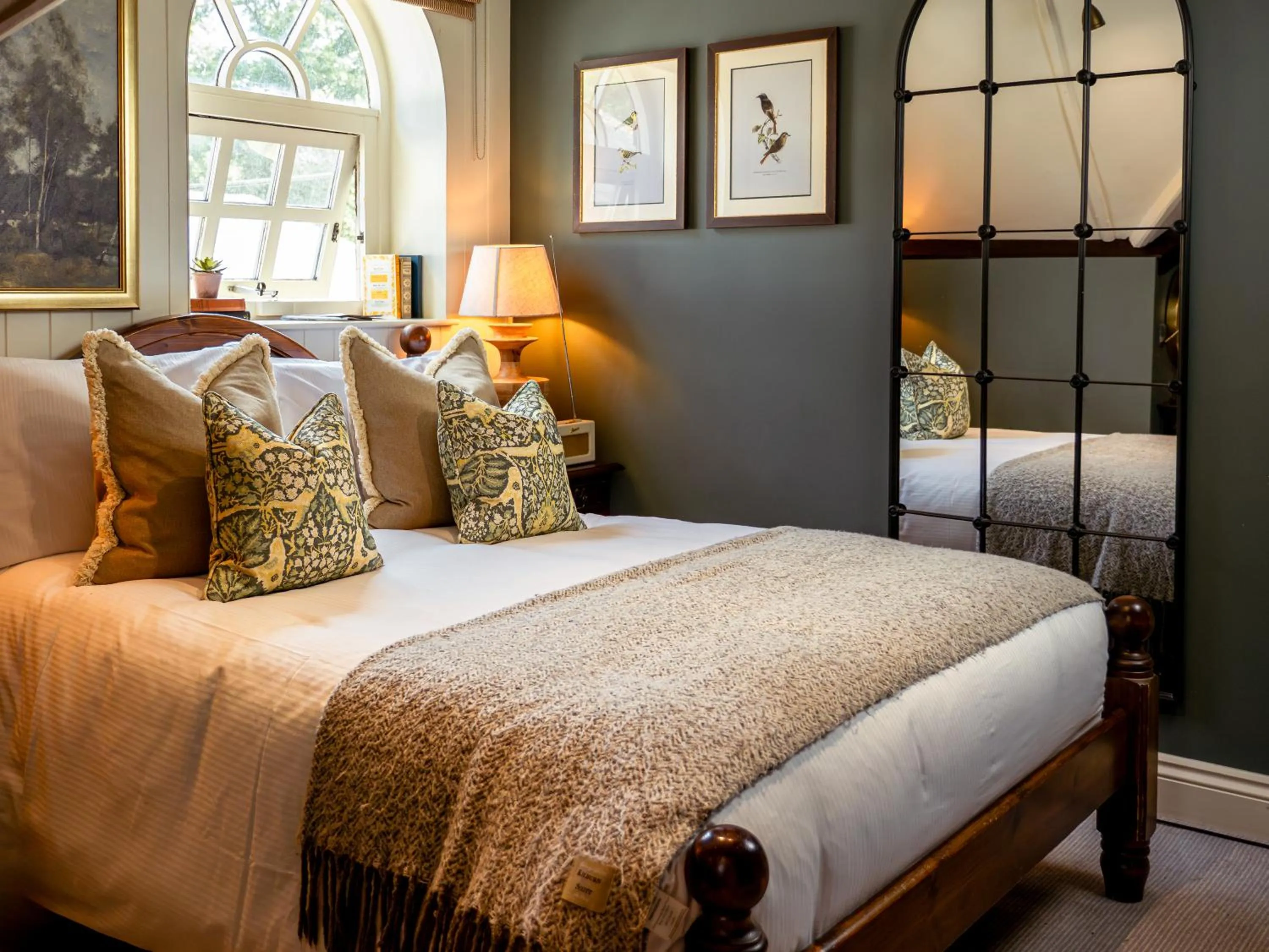 Bedroom, Bed in High Corner Inn