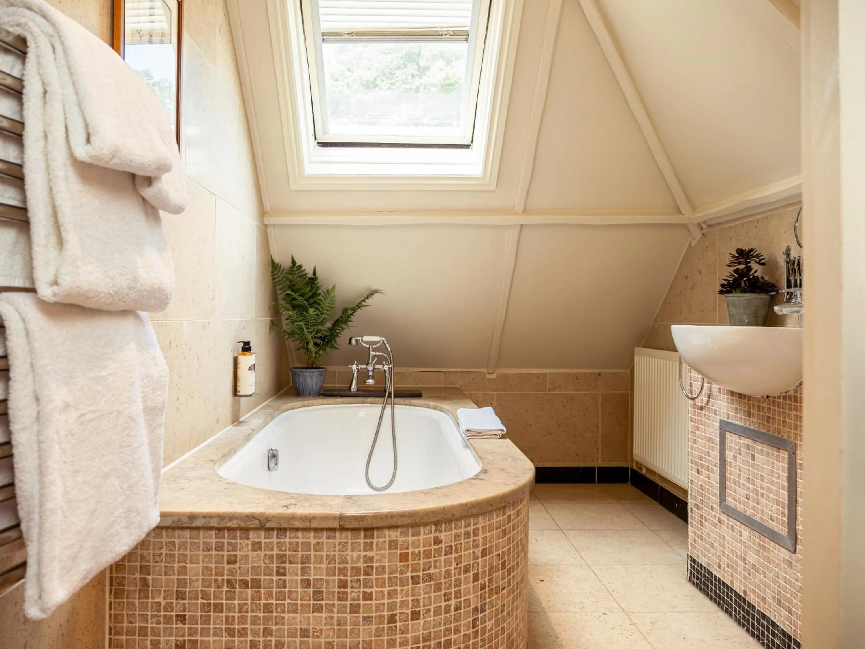 Bathroom in High Corner Inn