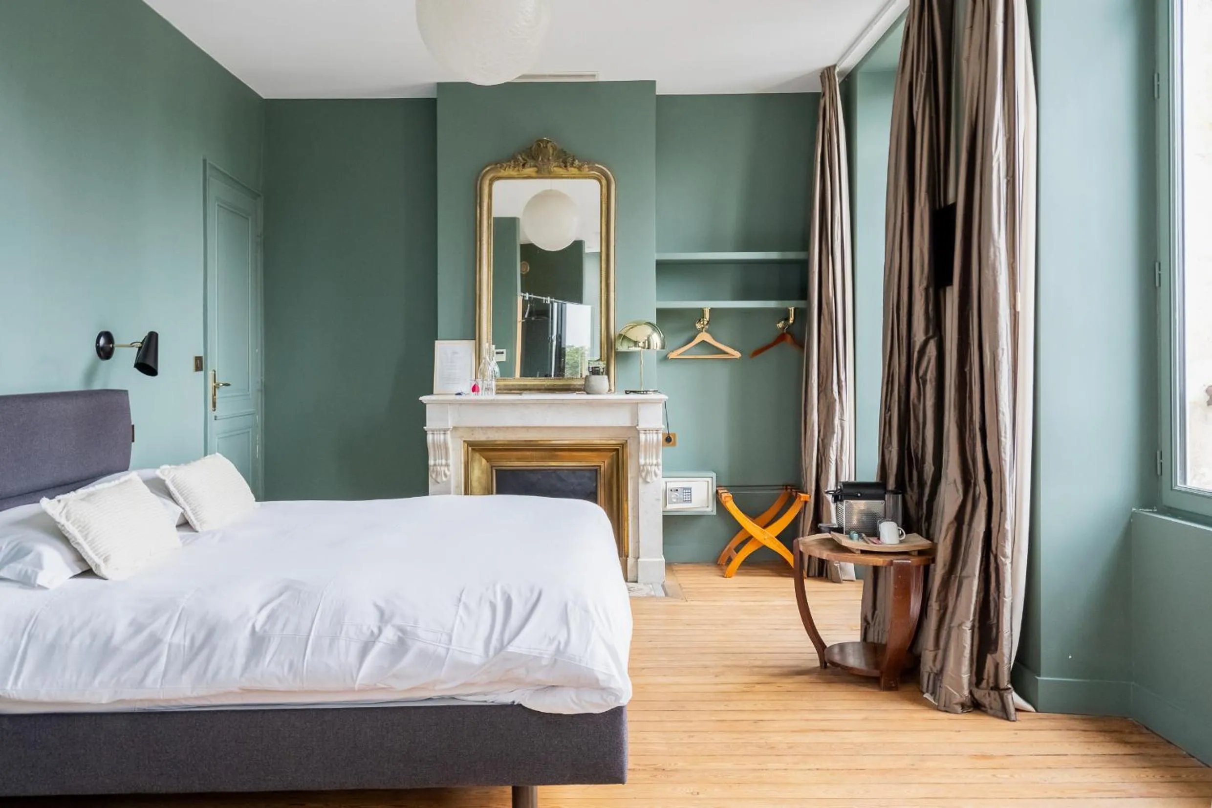 Bedroom, Bed in B&B L'Escapade Bordelaise - Côté Jardin