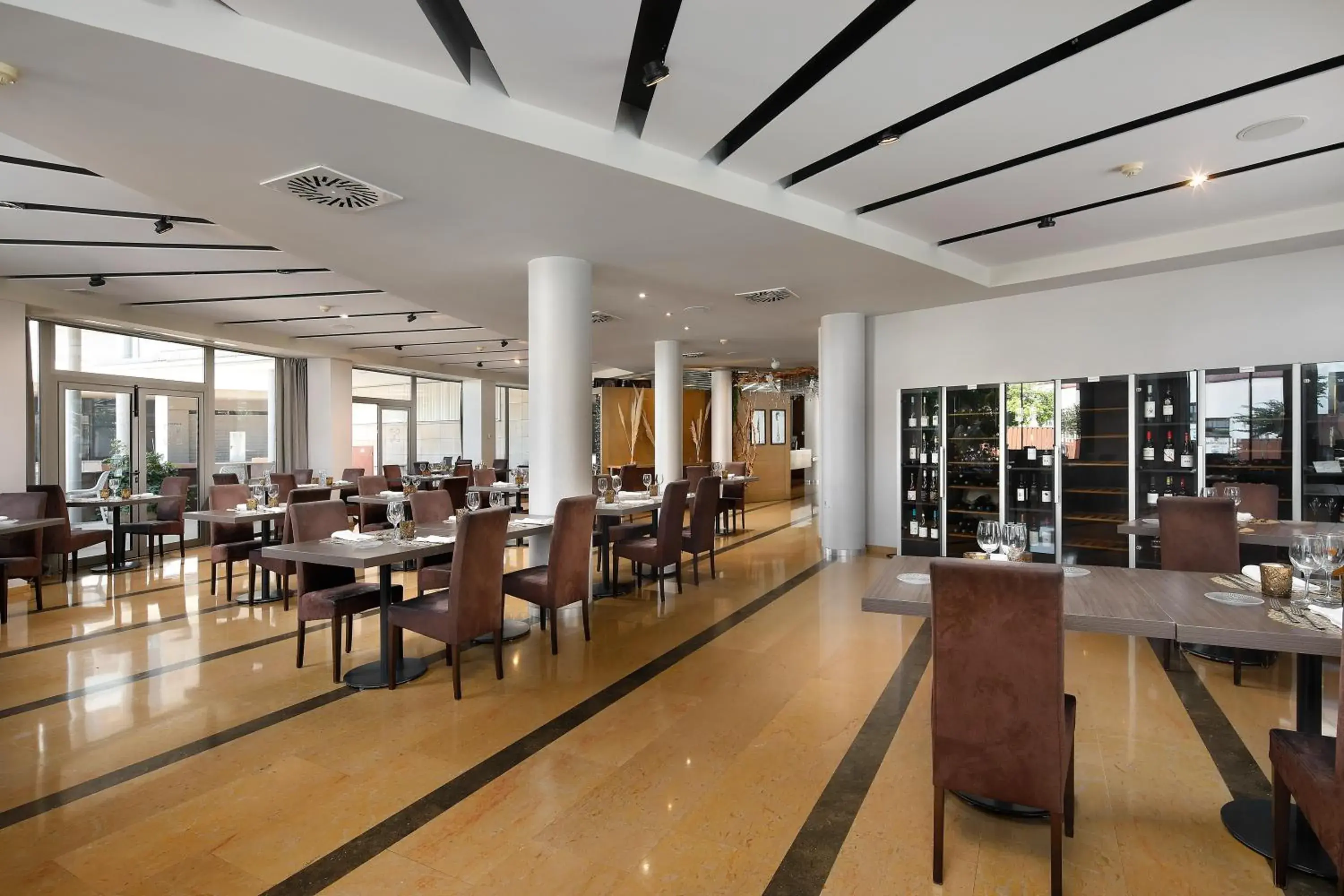 Restaurant/places to eat in Hotel MasMonzon Restaurant/places to eat in Hotel MasMonzon