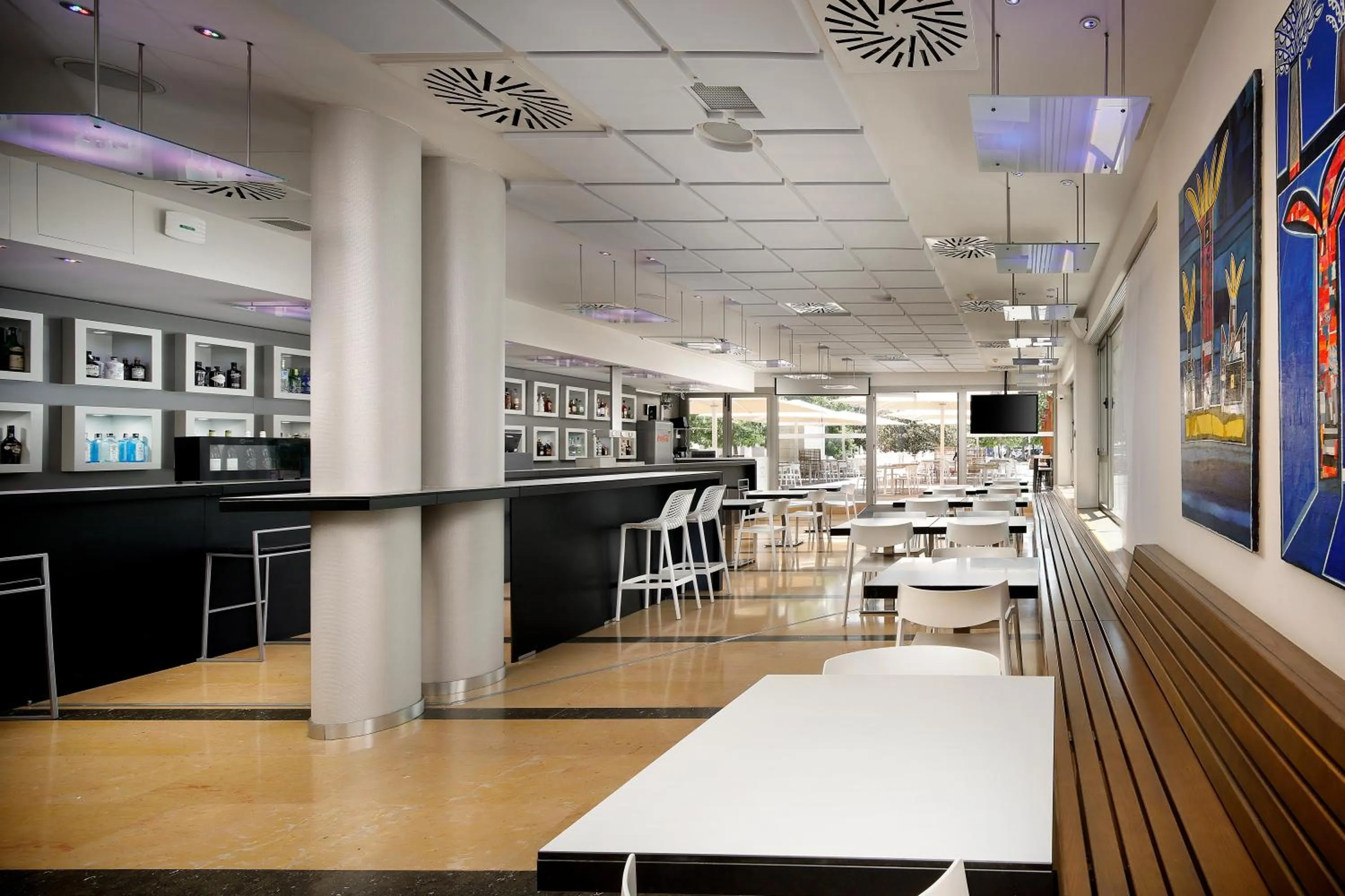 Lounge or bar in Hotel MasMonzon