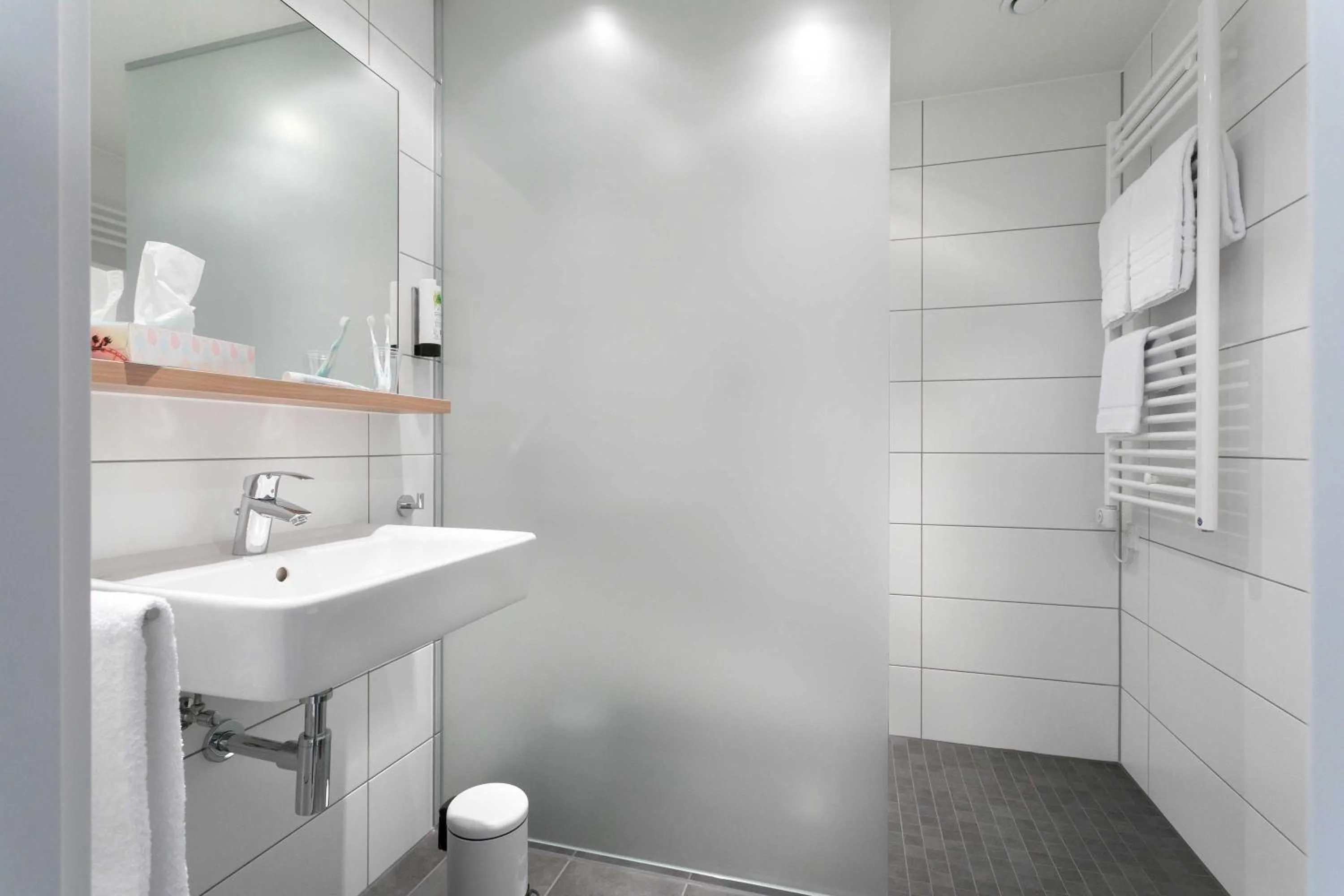 Shower in Hotel Kern garni