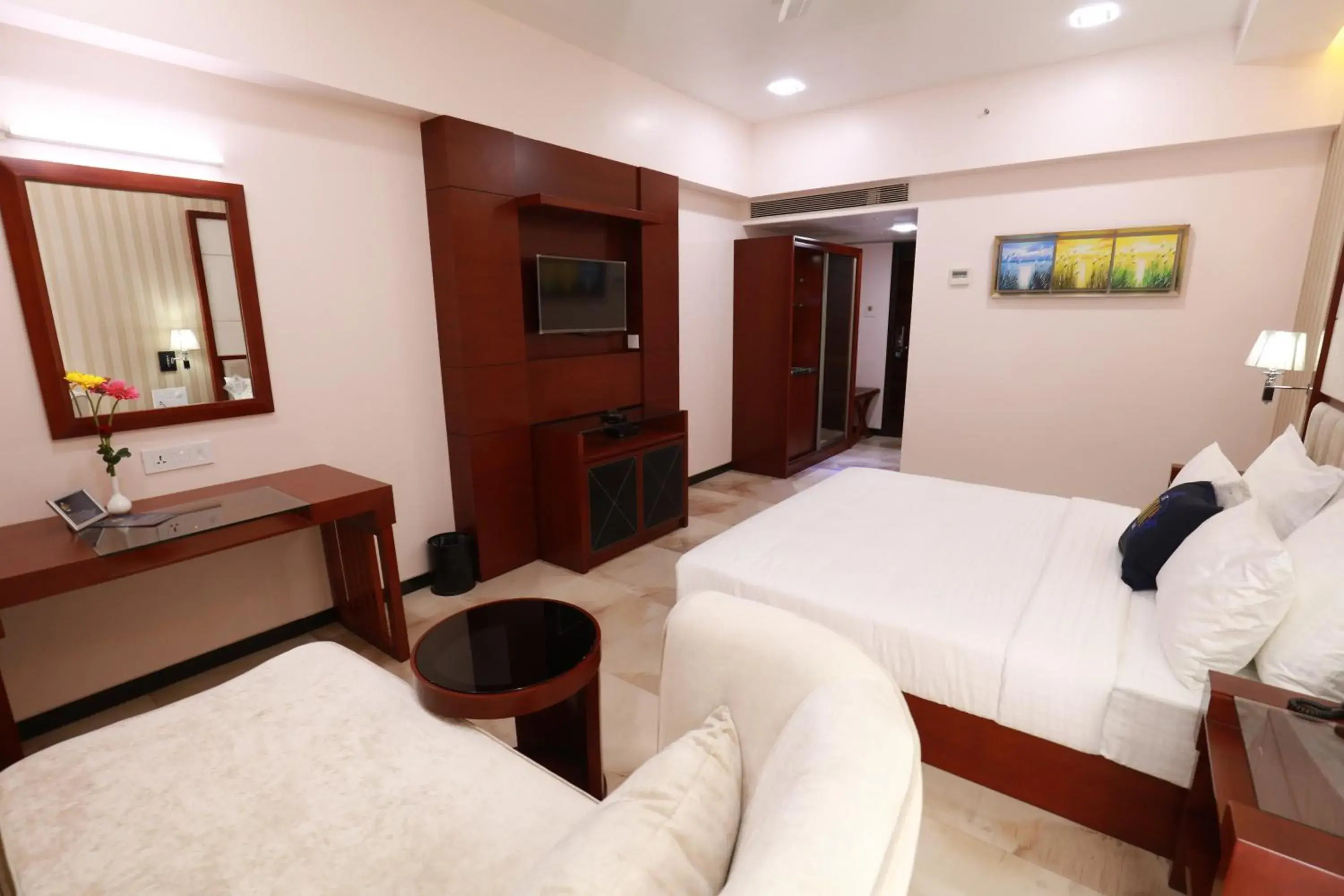 Photo of the whole room, Bed in The One Hotel Photo of the whole room, Bed in The One Hotel