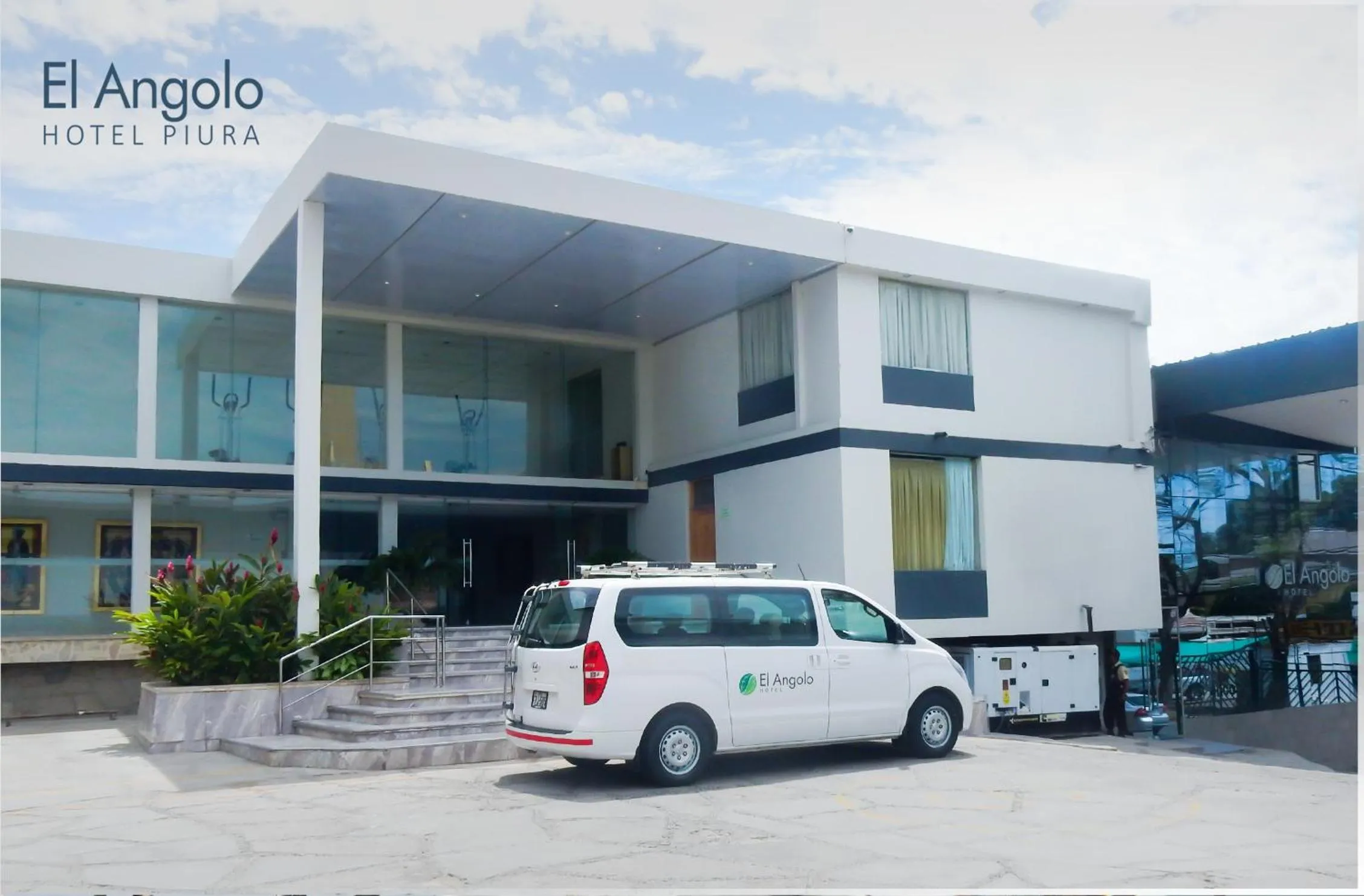 Facade/entrance in El Angolo Piura