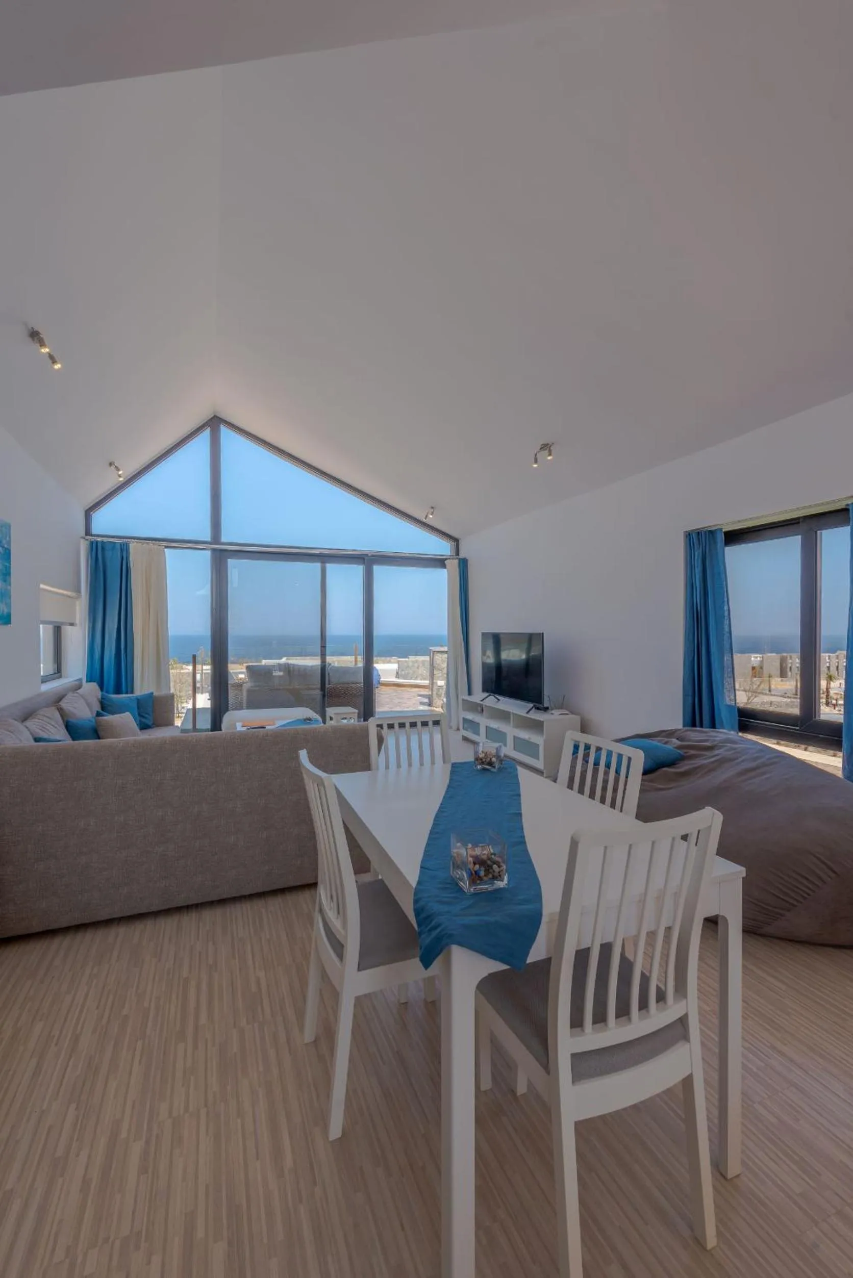 TV and multimedia in VESTA - Soma Bay Residence