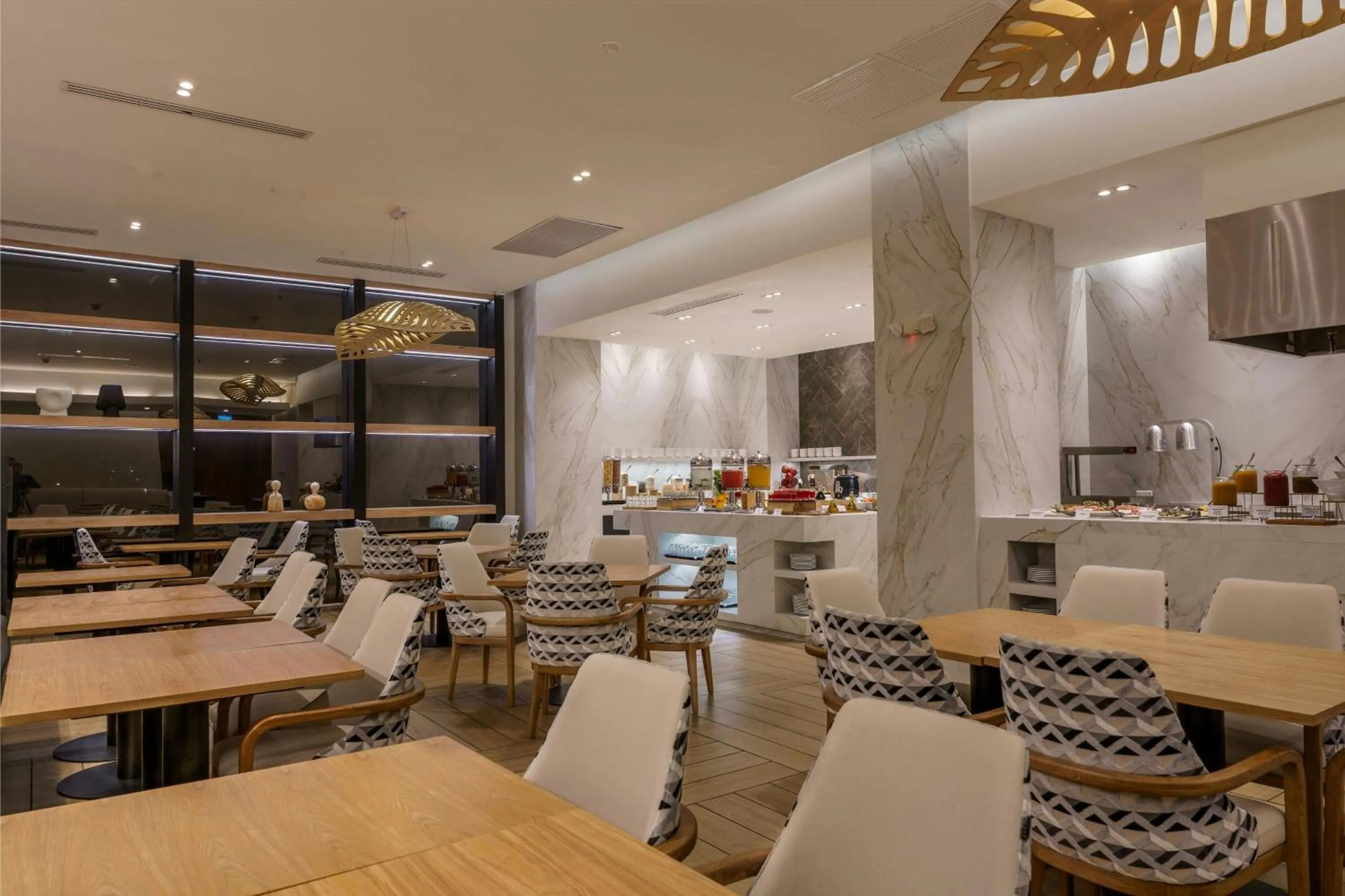 Restaurant/places to eat in Courtyard by Marriott Panama Multiplaza Mall