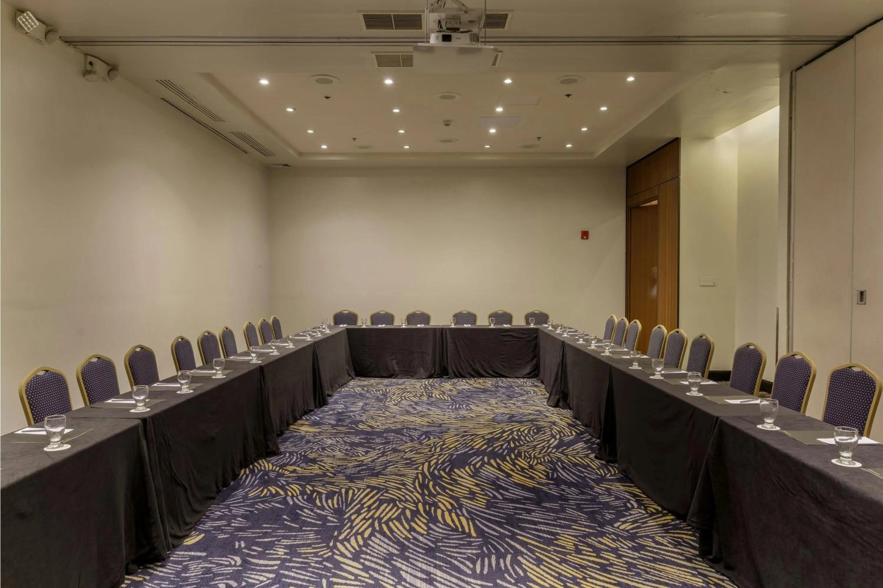 Meeting/conference room in Courtyard by Marriott Panama Multiplaza Mall