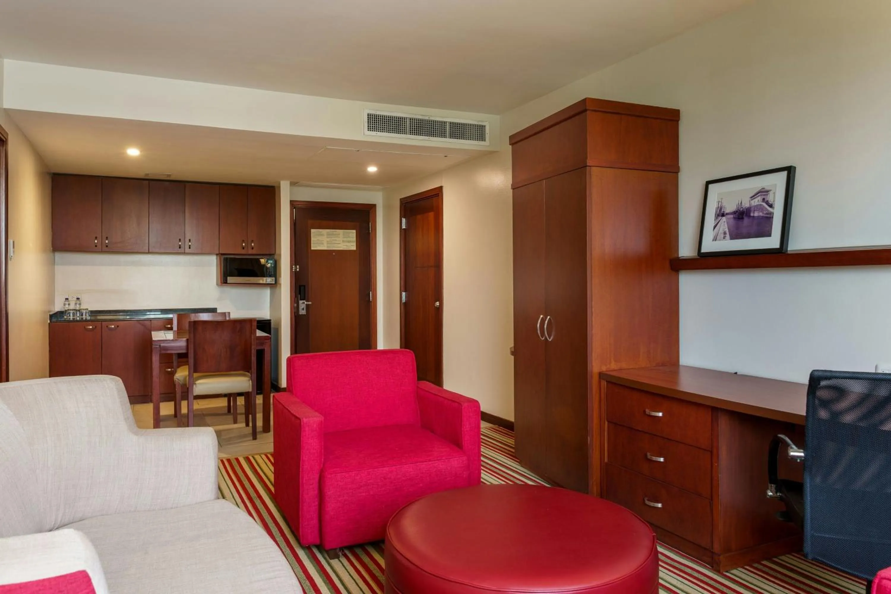 Bedroom in Courtyard by Marriott Panama Multiplaza Mall